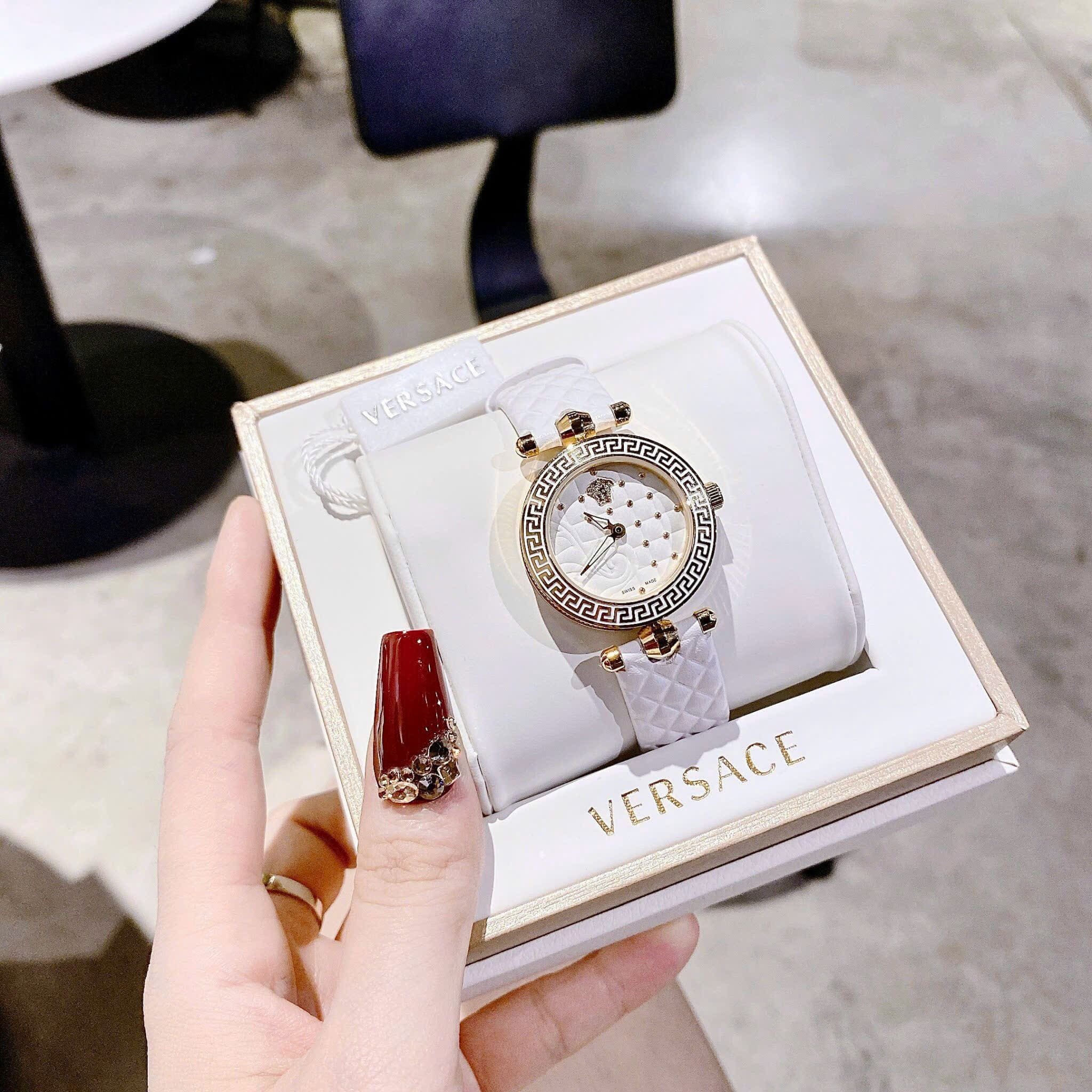 Đồng Hồ Versace Vanitas |Nữ Giới |Vàng Gold |Dây Da Màu Trắng |Máy Pin (Quartz) |Size 30mm |donghogiatot.vn