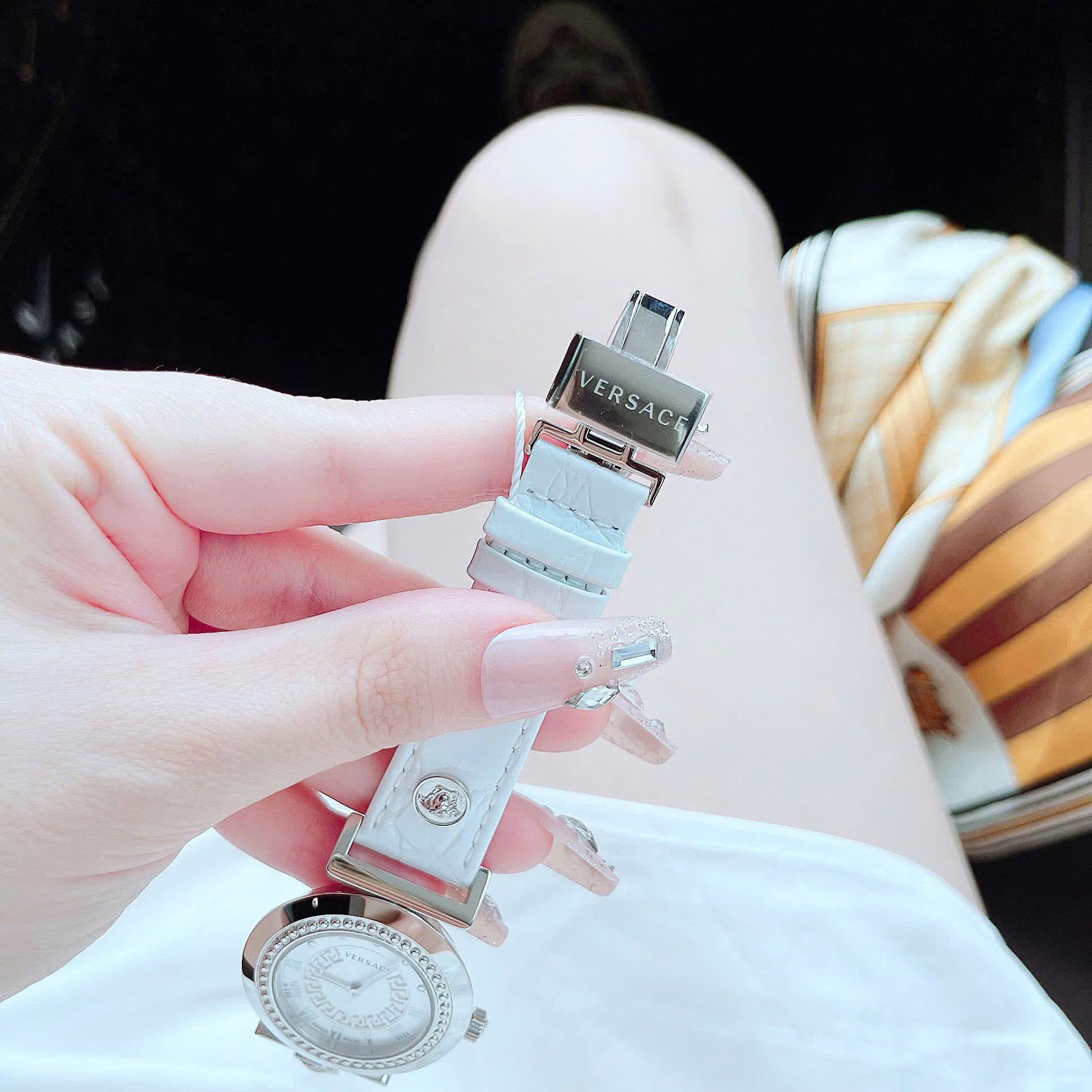Đồng Hồ Versace Vanity |Nữ Giới |Trắng Silver |Dây Da Màu Trắng |Máy Pin (Quartz) |Size 35mm |donghogiatot.vn