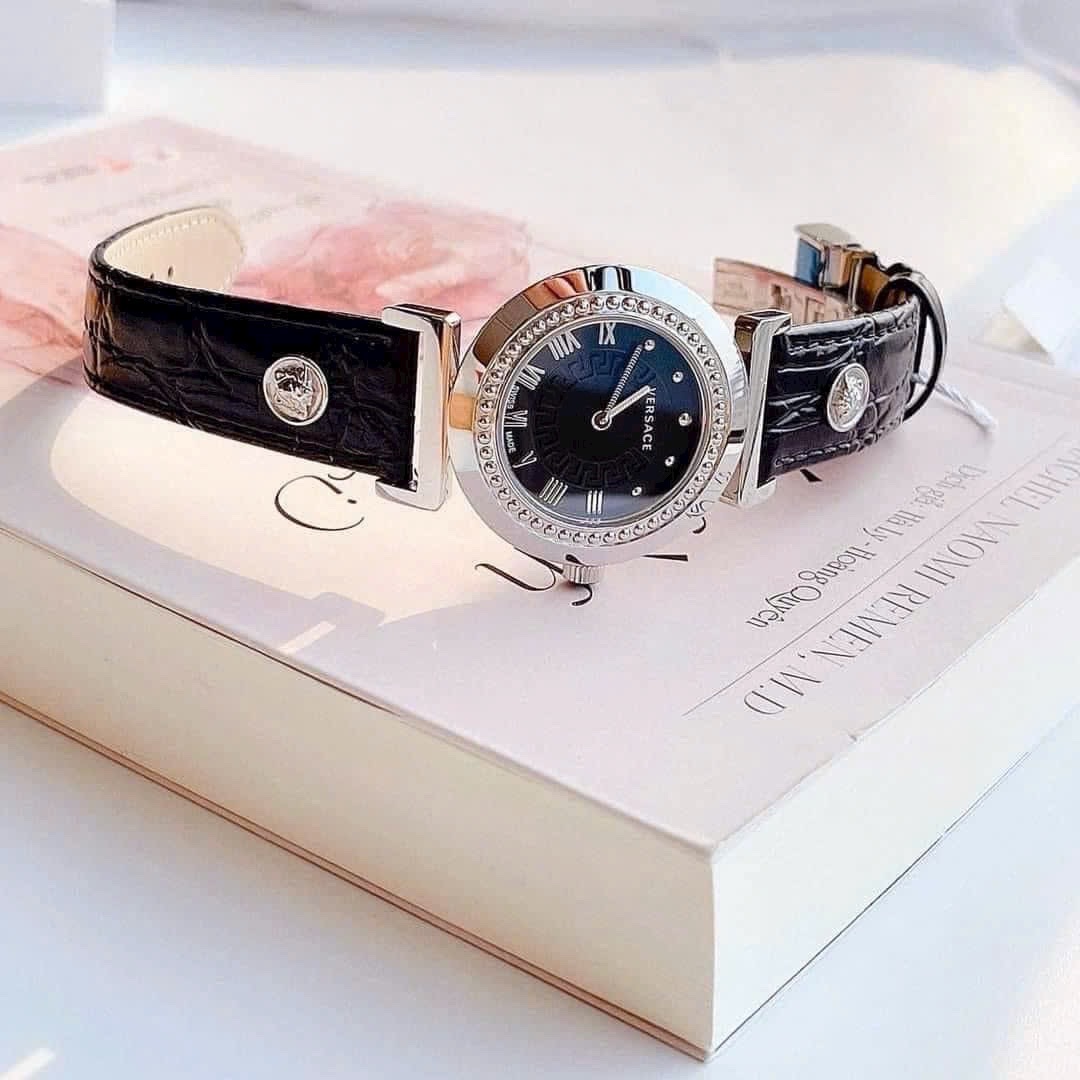 Đồng Hồ Versace Vanity |Nữ Giới |Trắng Silver |Dây Da Màu Đen |Máy Pin (Quartz) |Size 35mm |donghogiatot.vn