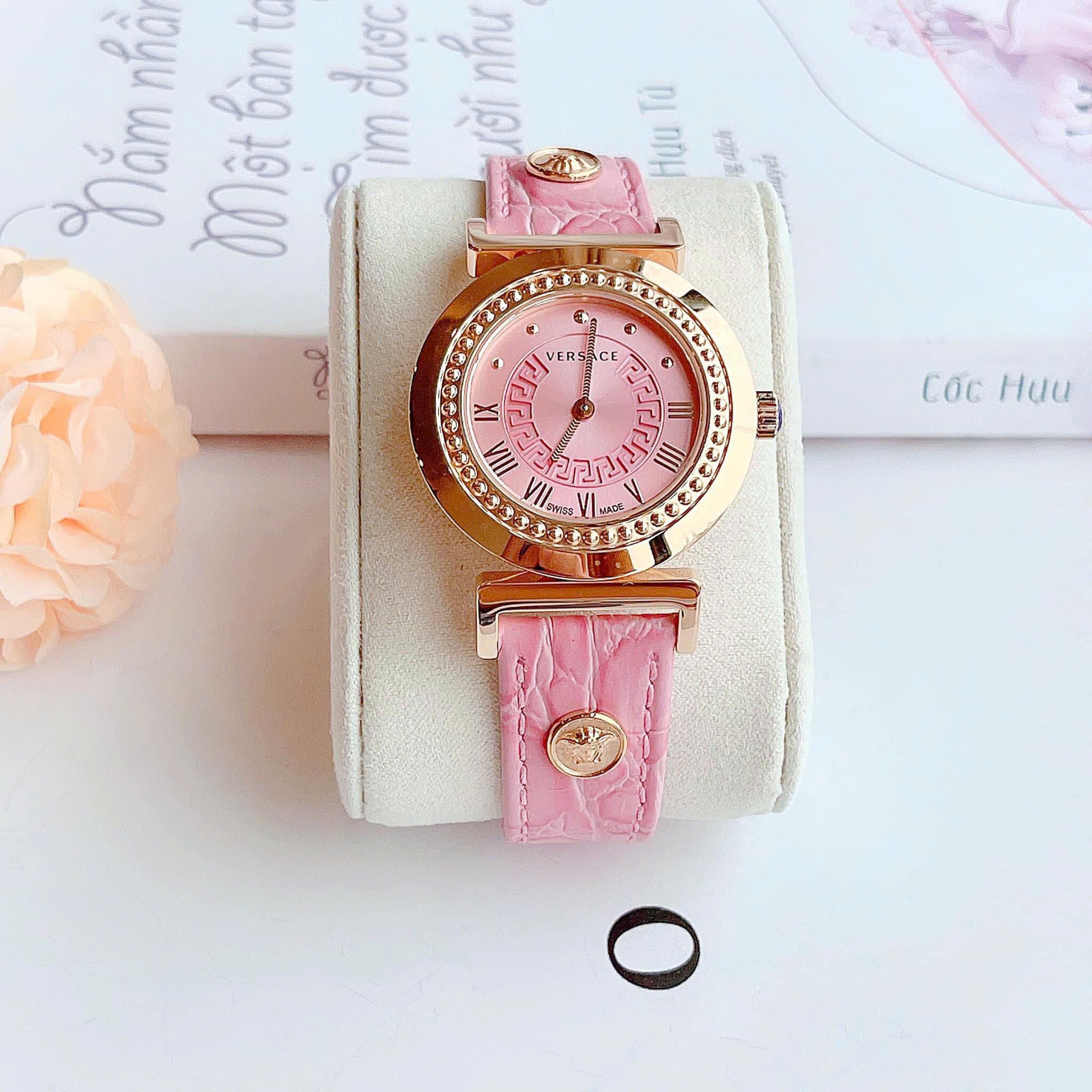 Đồng Hồ Versace Vanity |Nữ Giới |Vàng Gold |Dây Da Màu Hồng |Máy Pin (Quartz) |Size 35mm |donghogiatot.vn