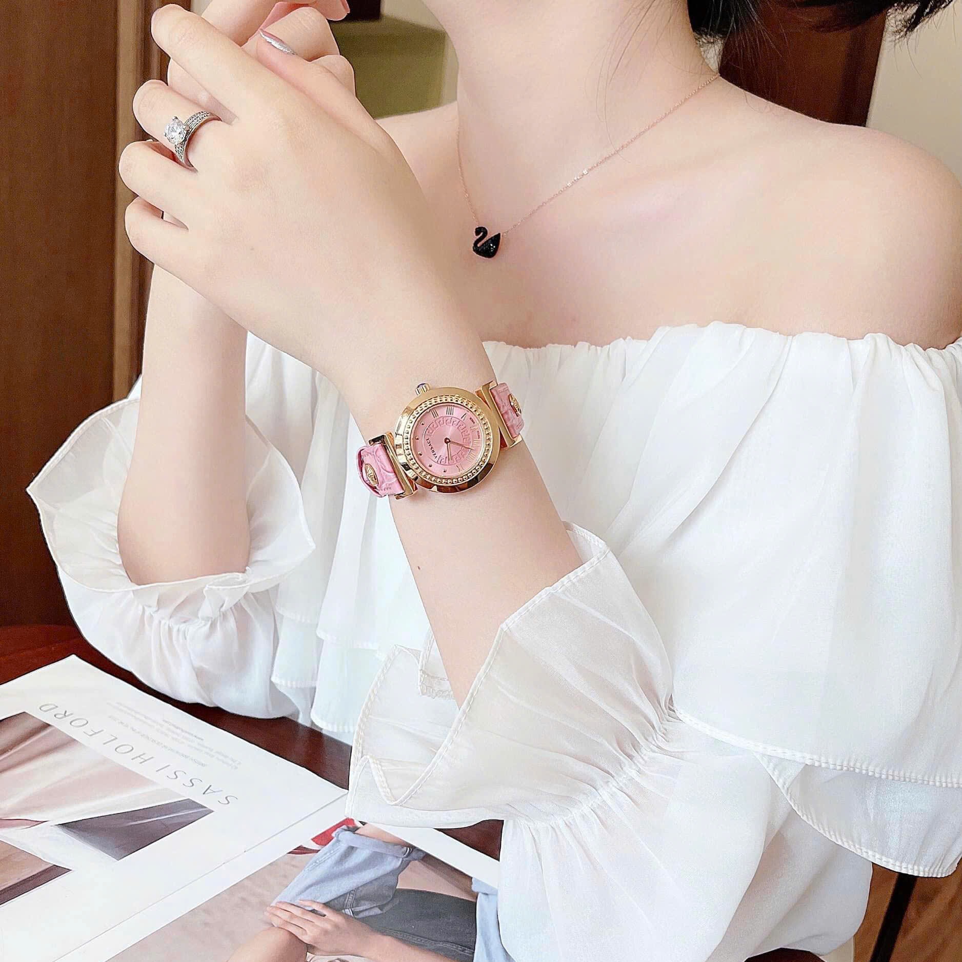 Đồng Hồ Versace Vanity |Nữ Giới |Vàng Gold |Dây Da Màu Hồng |Máy Pin (Quartz) |Size 35mm |donghogiatot.vn