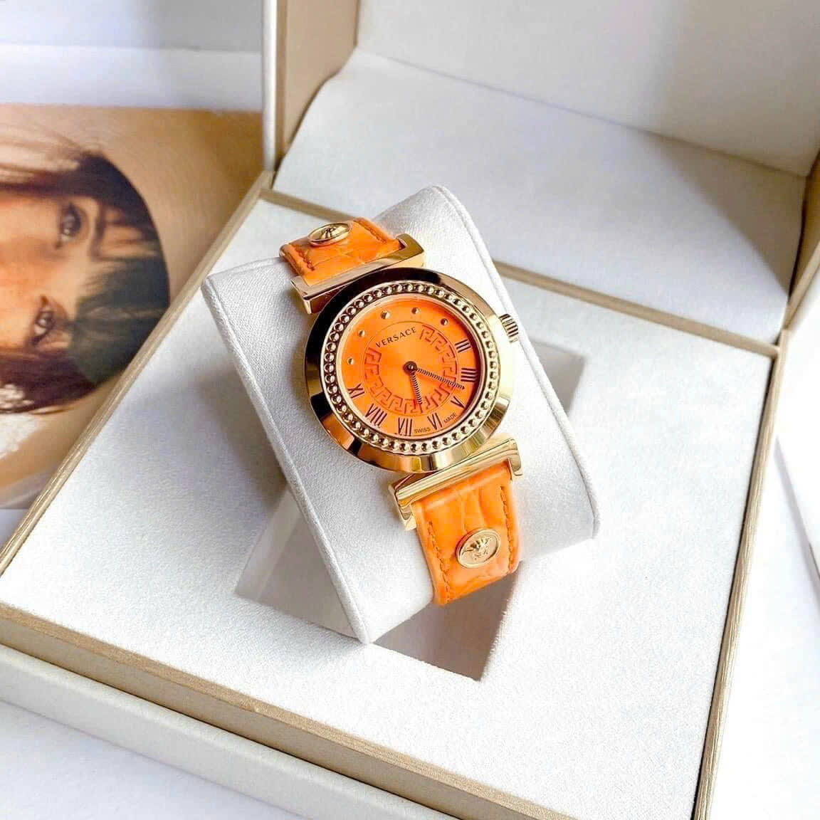 Đồng Hồ Versace Vanity |Nữ Giới |Vàng Gold |Dây Da Màu Cam |Máy Pin (Quartz) |Size 35mm |donghogiatot.vn