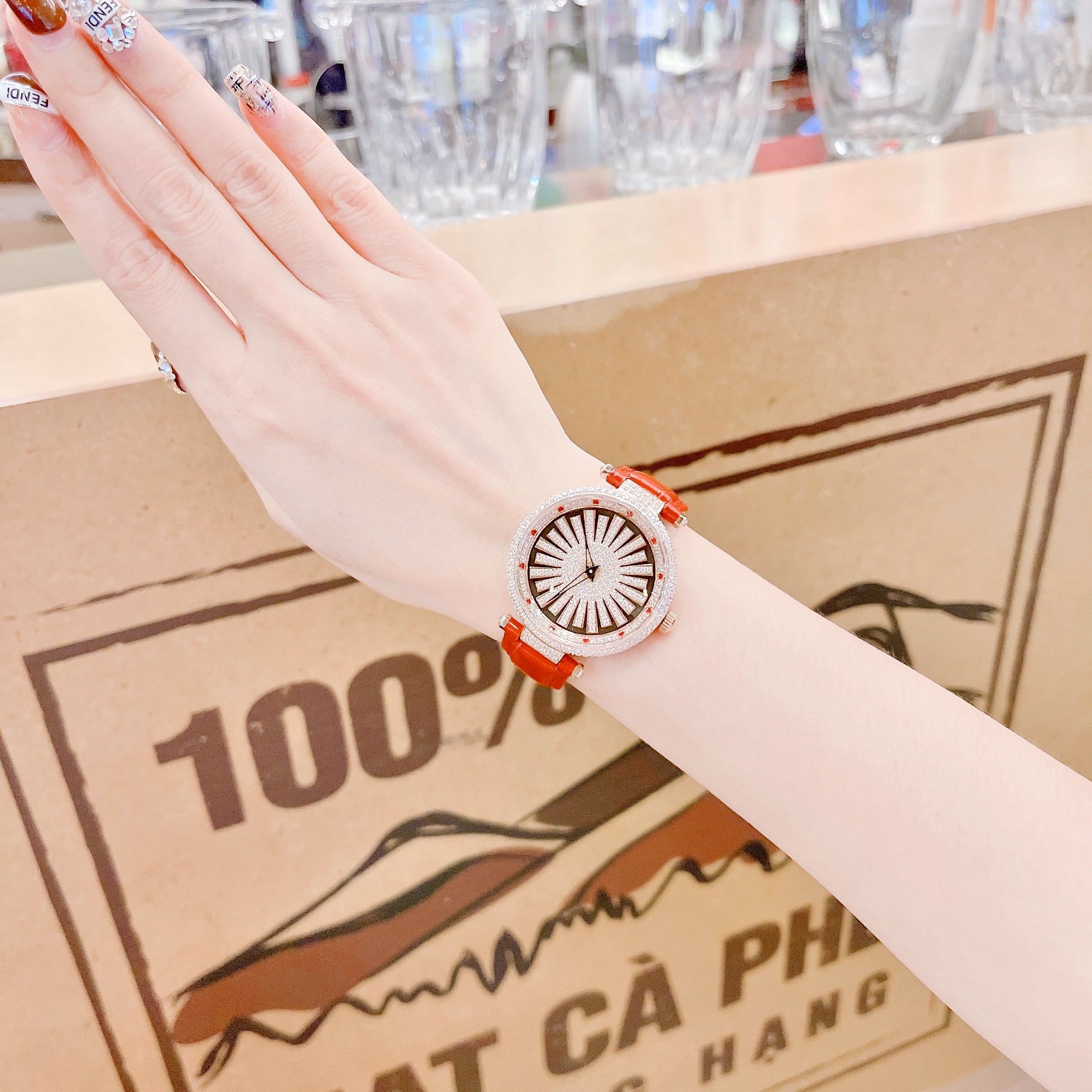 Đồng Hồ Xcer Bông Tuyết Xoay |Nữ Giới |Full Đá |Rose Gold |Dây Da Màu Đỏ |Pin (Máy Quartz) |Size 35mm |donghogiatot.vn