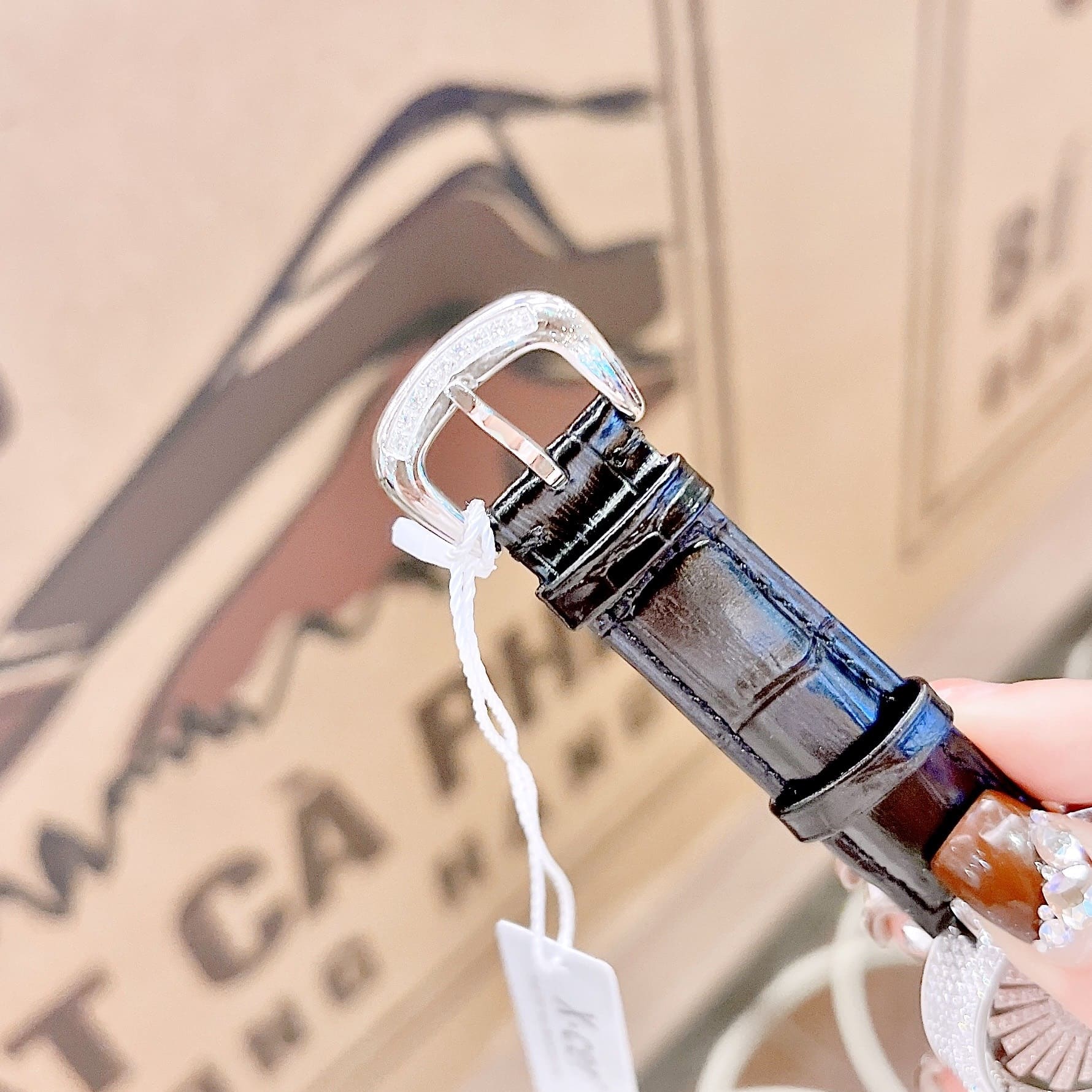 Đồng Hồ Xcer Cánh Hoa Xoay |Nữ Giới |Đính Đá |Silver |Dây Da Màu Đen |Pin (Máy Quartz) |Size 35mm |donghogiatot.vn