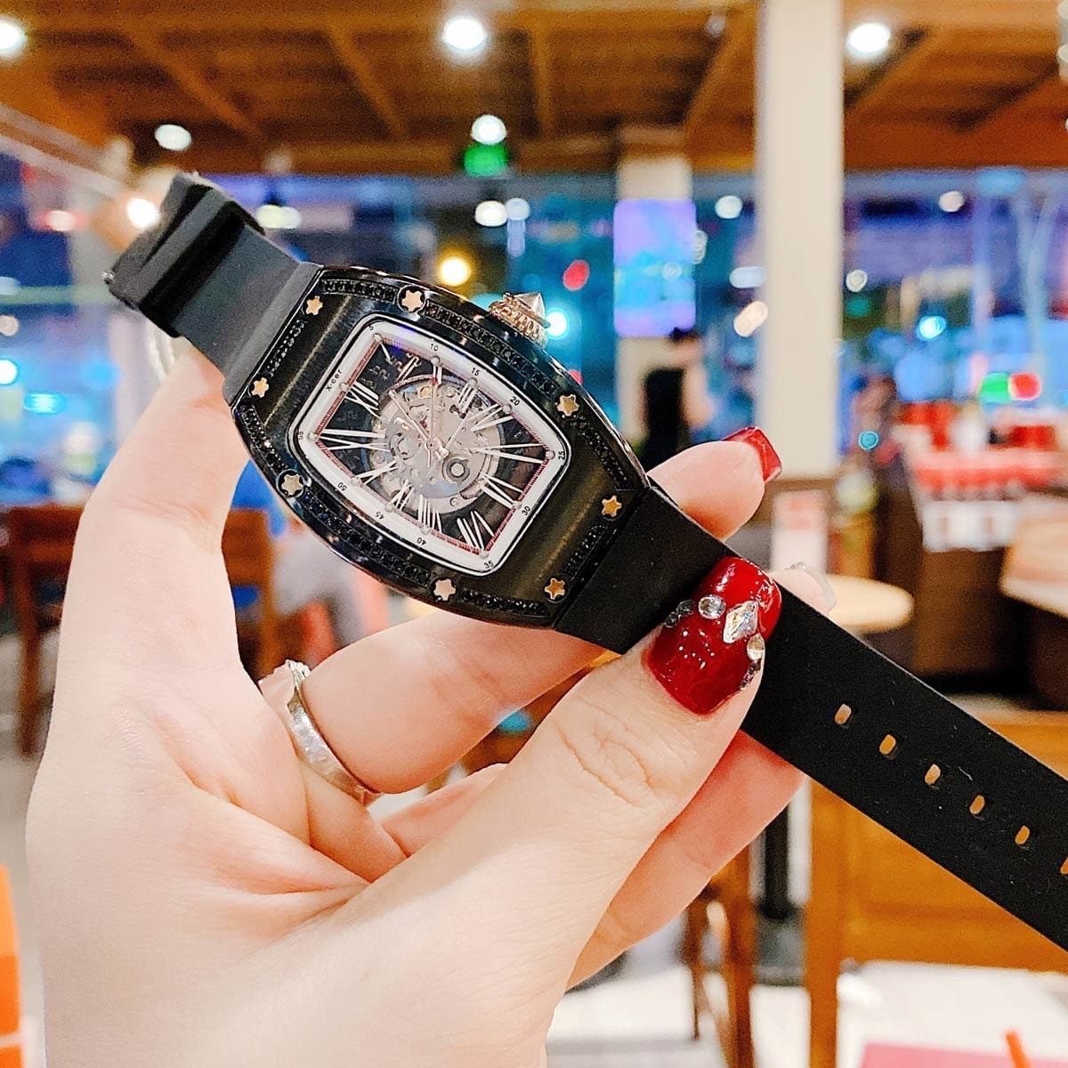 Đồng Hồ Xcer Đính Đá Đen |Nữ Giới |Lộ Máy |Dây Cao Su Đen |Máy Tự Động (Automatic) |Size 36mm |donghogiatot.vn