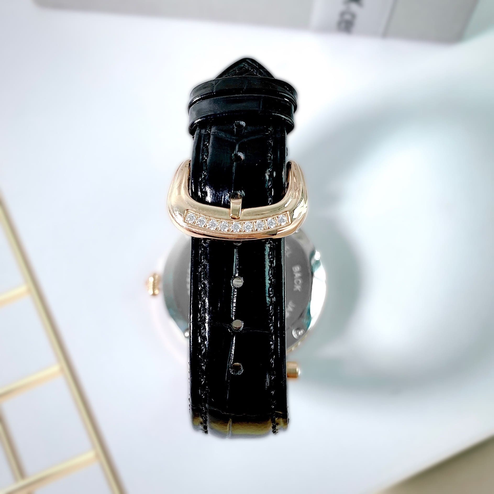 Đồng Hồ Xcer Đính Pha Lê |Nữ Giới |Mặt Tròn |Rose Gold |Dây Da Đen |Pin (Máy Quartz) |Size 35mm |donghogiatot.vn