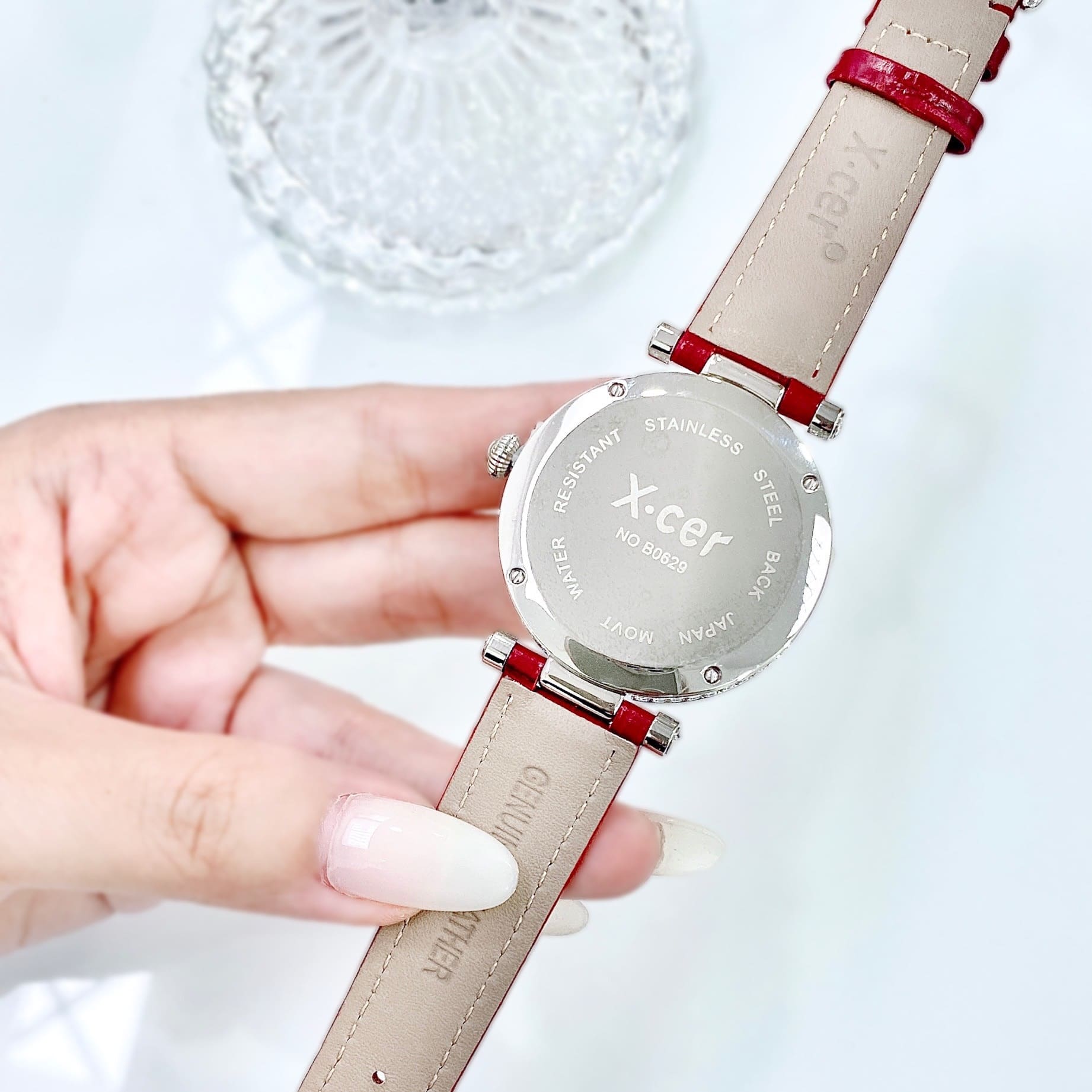 Đồng Hồ Xcer Full Đá Swarovski |Nữ Giới |Mặt Tròn |Silver |Dây Da Đỏ |Pin (Máy Quartz) |Size 35mm |donghogiatot.vn