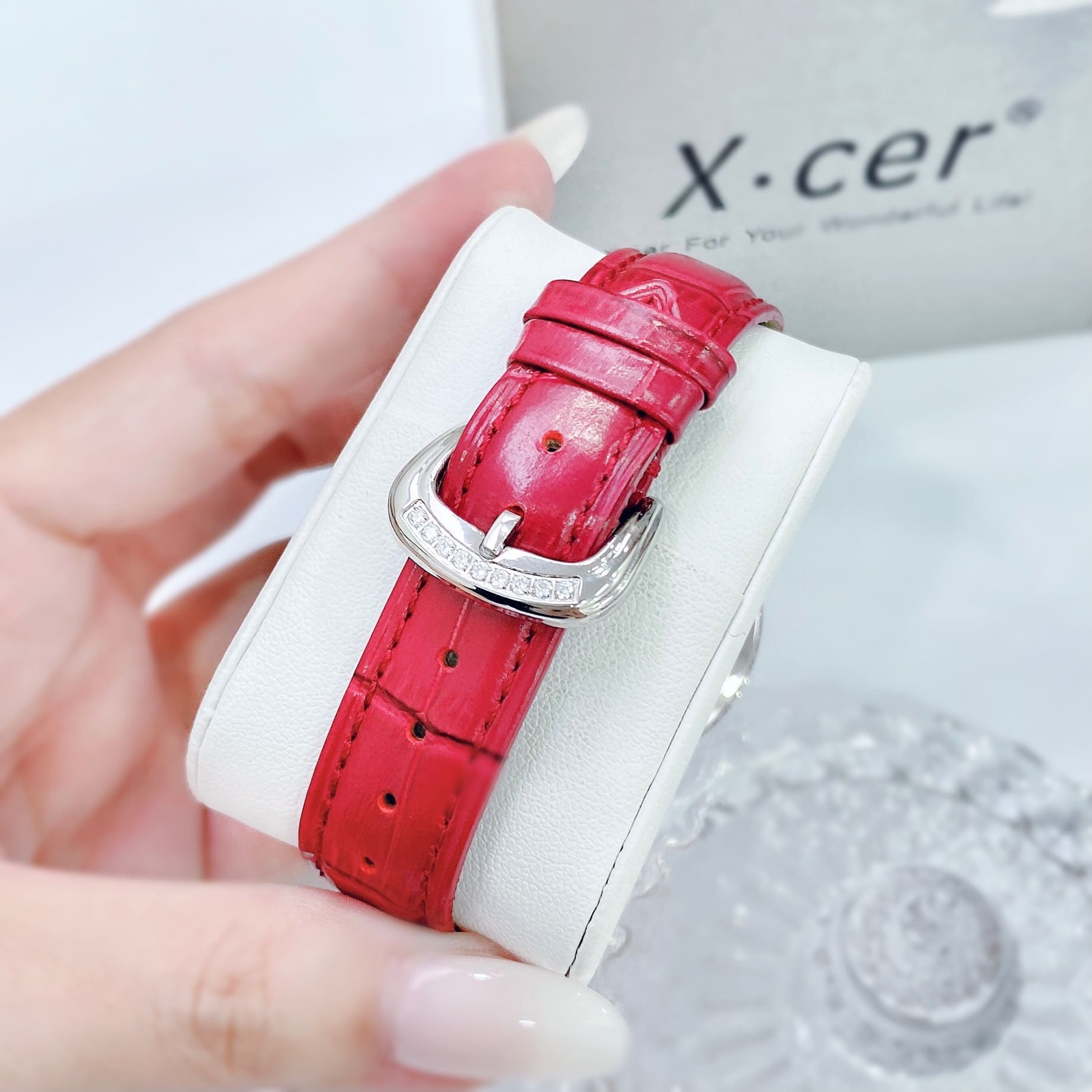 Đồng Hồ Xcer Full Đá Swarovski |Nữ Giới |Mặt Tròn |Silver |Dây Da Đỏ |Pin (Máy Quartz) |Size 35mm |donghogiatot.vn