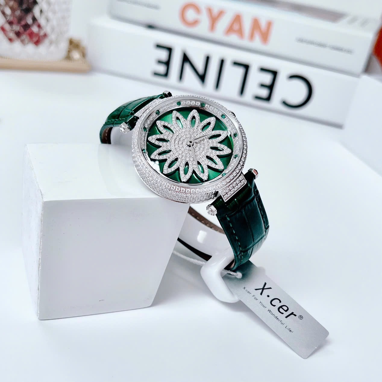 Đồng Hồ Xcer Hoa Tuyết |Nữ Giới |Mặt Xoay |Đính Đá |Silver |Dây Da Xanh Lá |Pin (Máy Quartz) |Size 39mm |donghogiatot.vn
