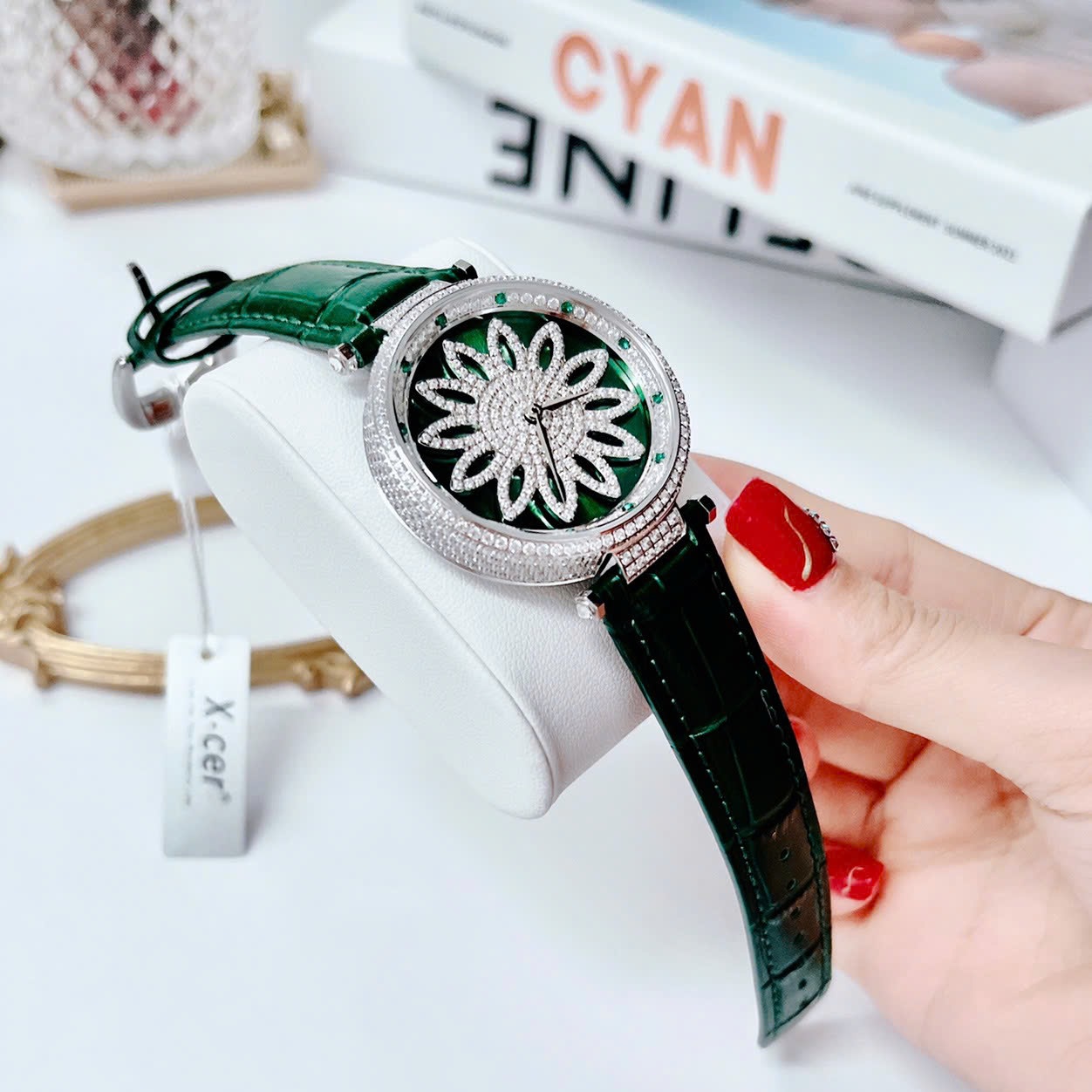 Đồng Hồ Xcer Hoa Tuyết |Nữ Giới |Mặt Xoay |Đính Đá |Silver |Dây Da Xanh Lá |Pin (Máy Quartz) |Size 39mm |donghogiatot.vn