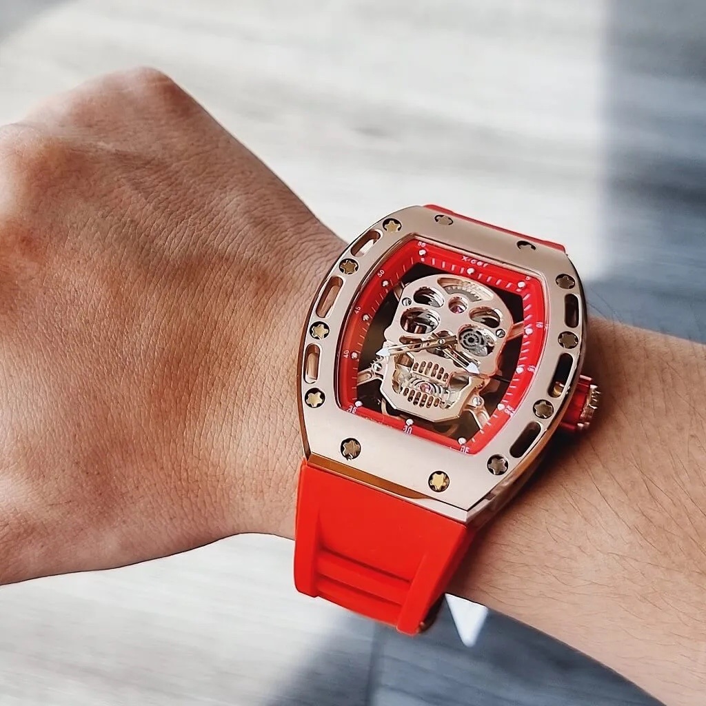 Đồng Hồ Xcer Lộ Máy |Nam Giới |Mặt Đầu Lâu |Rose Gold |Dây Cao Su Đỏ |Máy Pin (Quartz) |Size 42mm |donghogiatot.vn