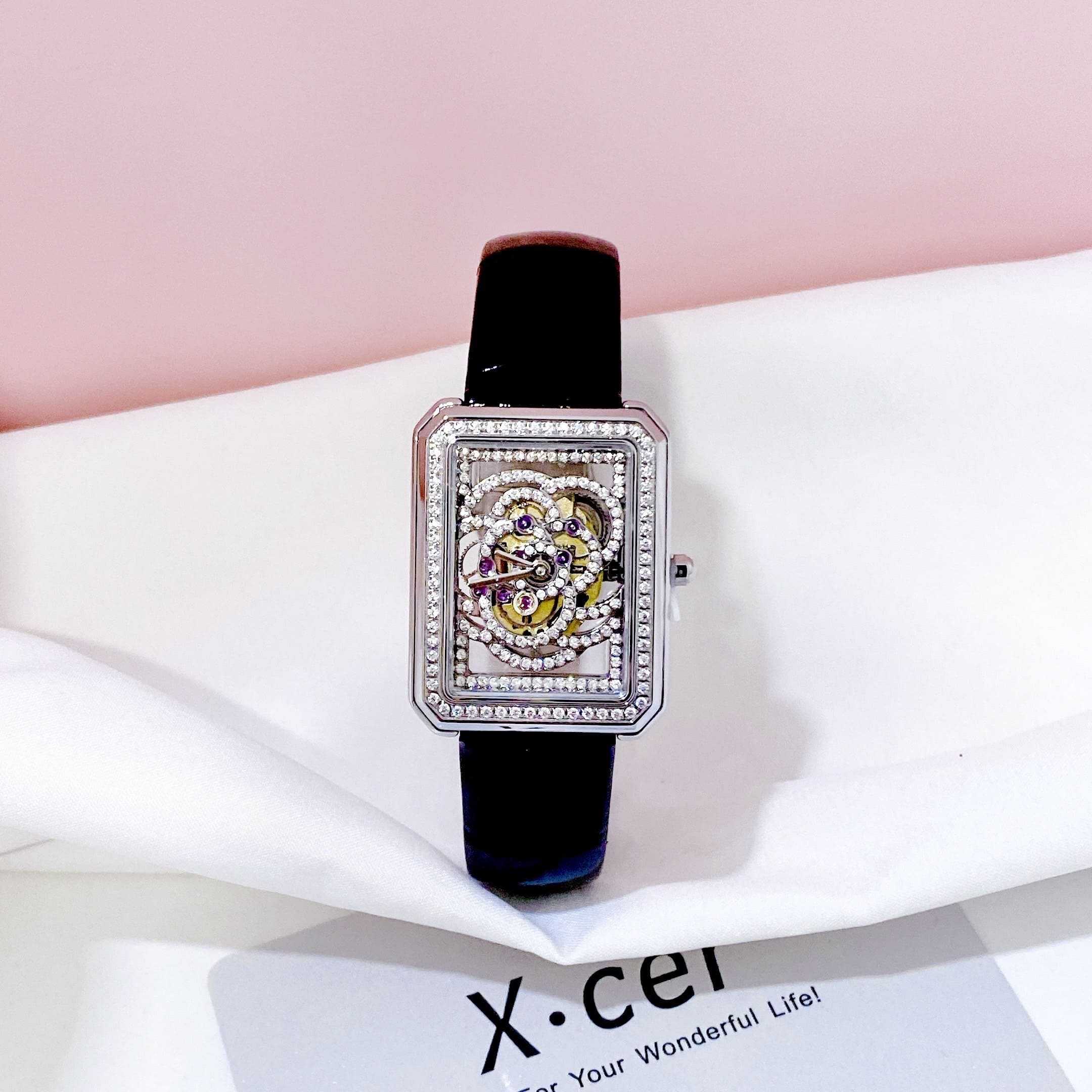 Đồng Hồ Xcer Mặt Chữ Nhật |Nữ Giới |Đính Đá Bông Hoa |Silver |Dây Da Đen |Máy Pin (Quartz) |Size 32mm |donghogiatot.vn