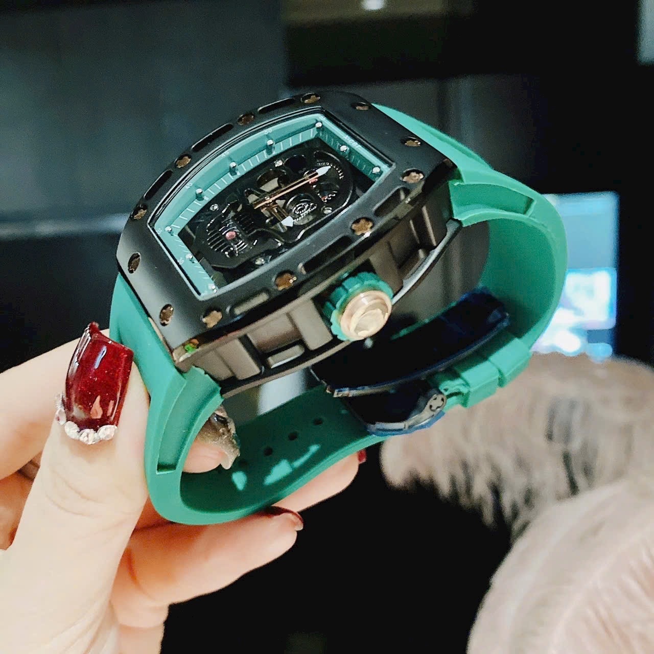 Đồng Hồ Xcer Mặt Đầu Lâu |Nam Giới |Oval |Full Đen |Dây Cao Su Xanh Lá |Máy Pin (Quartz) |Size 42mm |donghogiatot.vn