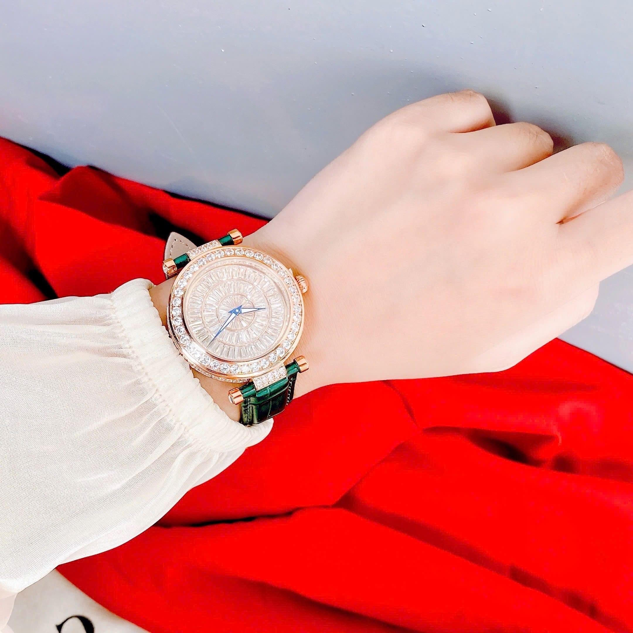 Đồng Hồ Xcer Mặt Full Pha lê |Nữ Giới |Rose Gold |Dây Da Xanh Lá |Pin (Máy Quartz) |Size 35mm |donghogiatot.vn