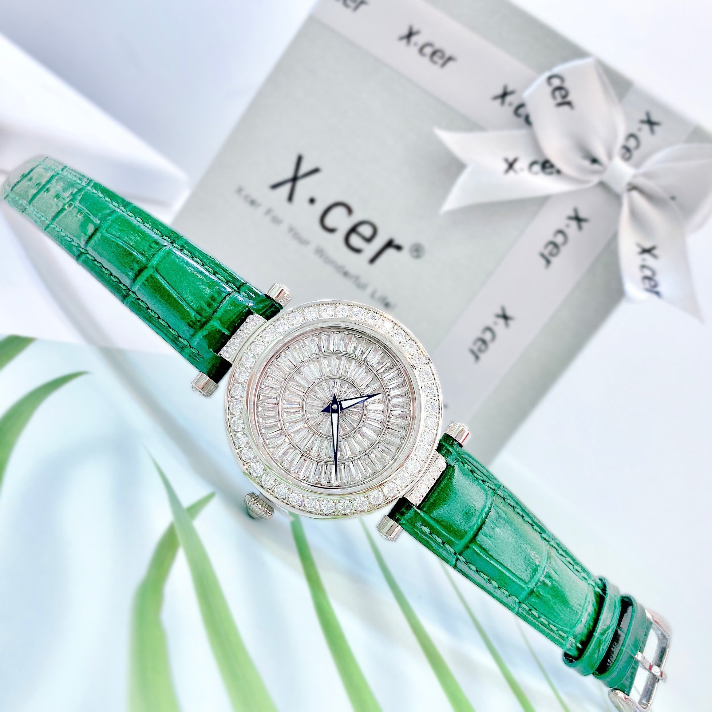 Đồng Hồ Xcer Mặt Full Pha lê |Nữ Giới |Trắng Silver |Dây Da Xanh Lá |Pin (Máy Quartz) |Size 35mm |donghogiatot.vn