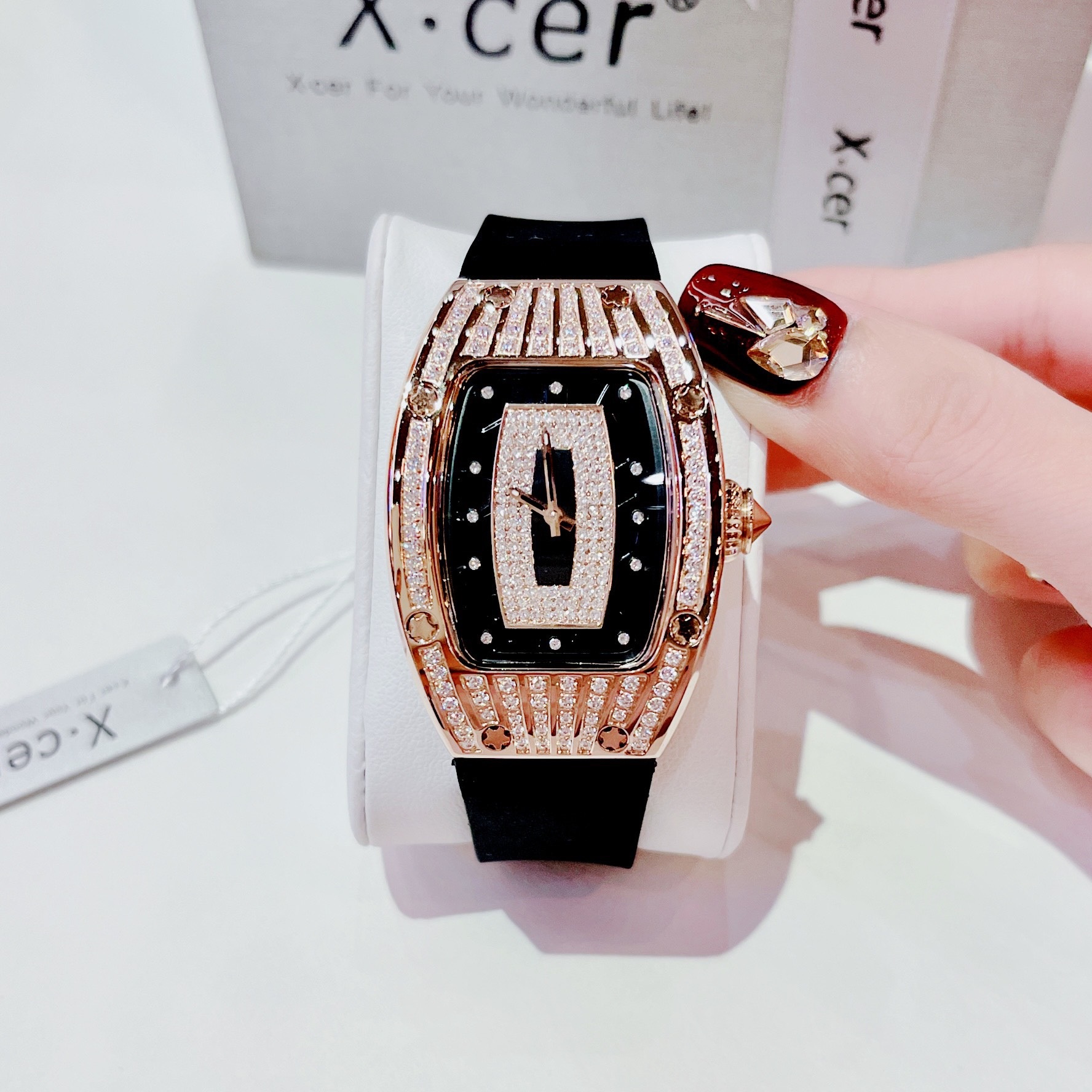 Đồng Hồ Xcer Mặt Oval |Nữ Giới |Đính Đá |Rose Gold |Dây Cao Su Đen |Máy Pin (Quartz) |Size 36mm |donghogiatot.vn