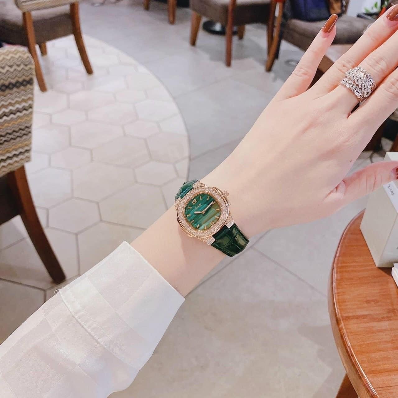 Đồng Hồ Xcer Mặt Vuông |Nữ Giới |Đính Đá |Rose Gold |Dây Da Xanh Lá |Máy Pin (Quartz) |Size 30mm |donghogiatot.vn