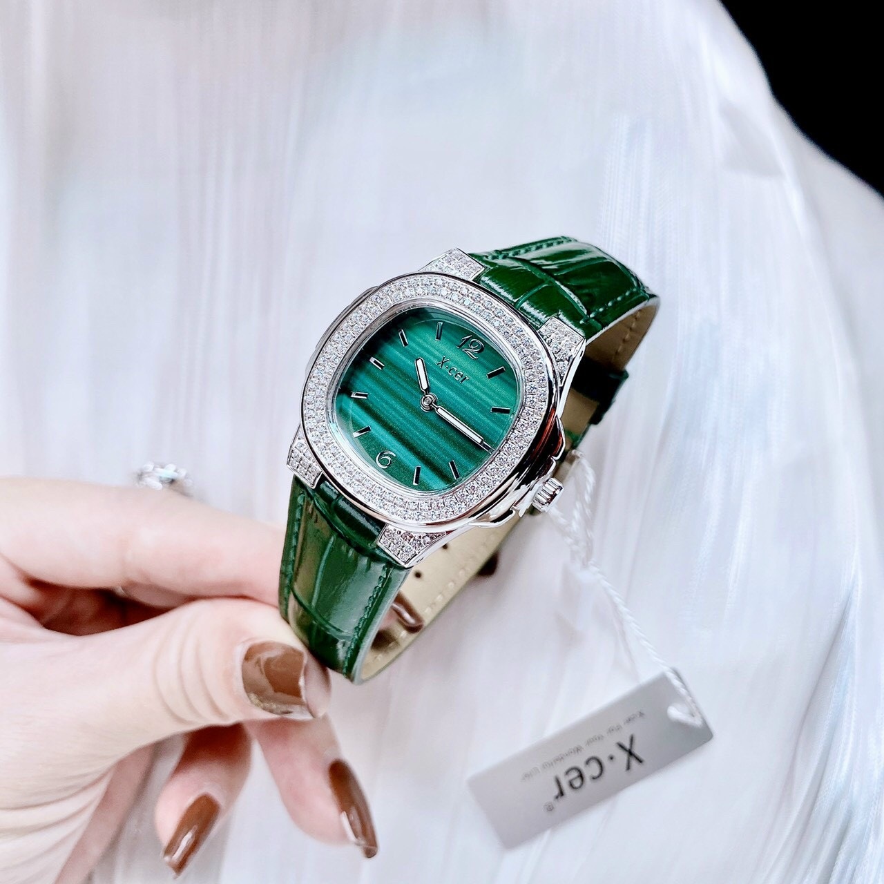 Đồng Hồ Xcer Mặt Vuông |Nữ Giới |Đính Đá |Silver |Dây Da Xanh Lá |Máy Pin (Quartz) |Size 30mm |donghogiatot.vn