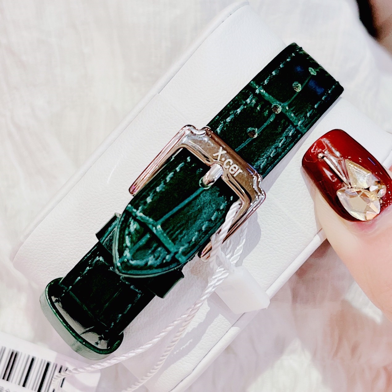 Đồng Hồ Xcer Mặt Vuông |Nữ Giới |Đính Đá |Silver |Dây Da Xanh Lá |Máy Pin (Quartz) |Size 30mm |donghogiatot.vn