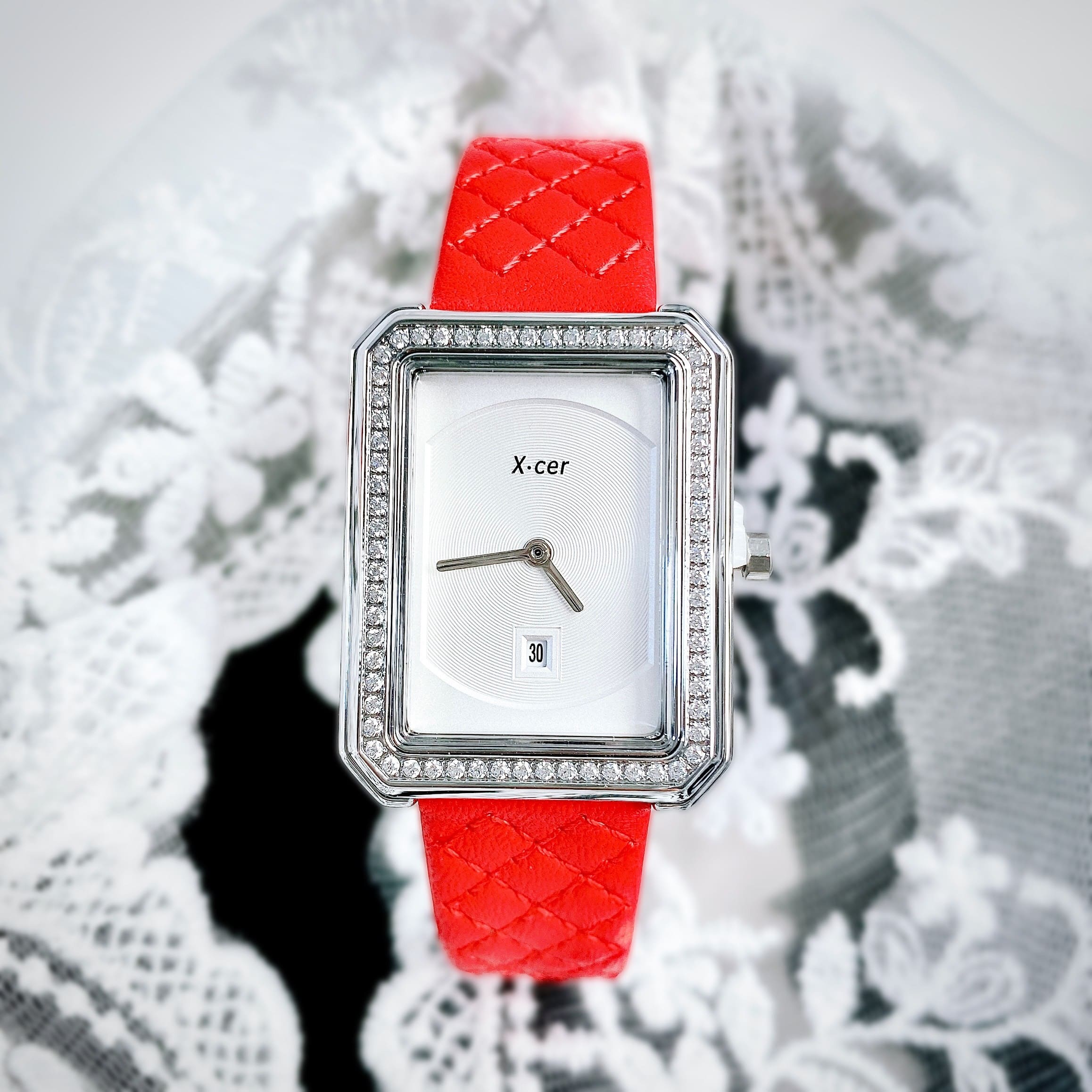 Đồng Hồ Xcer Mặt Vuông Trắng |Nữ Giới |Đính Đá |Silver |Dây Da Đỏ |Máy Pin (Quartz) |Size 28mm |donghogiatot.vn