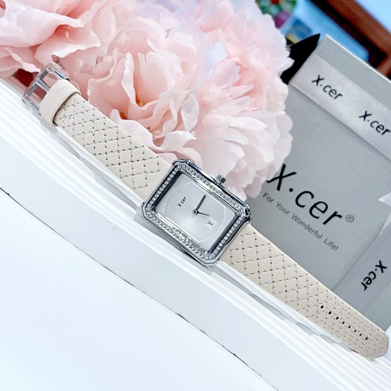 Đồng Hồ Xcer Mặt Vuông |Nữ Giới |Nạm Đá |Silver |Dây Da Trám Kem |Máy Pin (Quartz) |Size 28mm |donghogiatot.vn