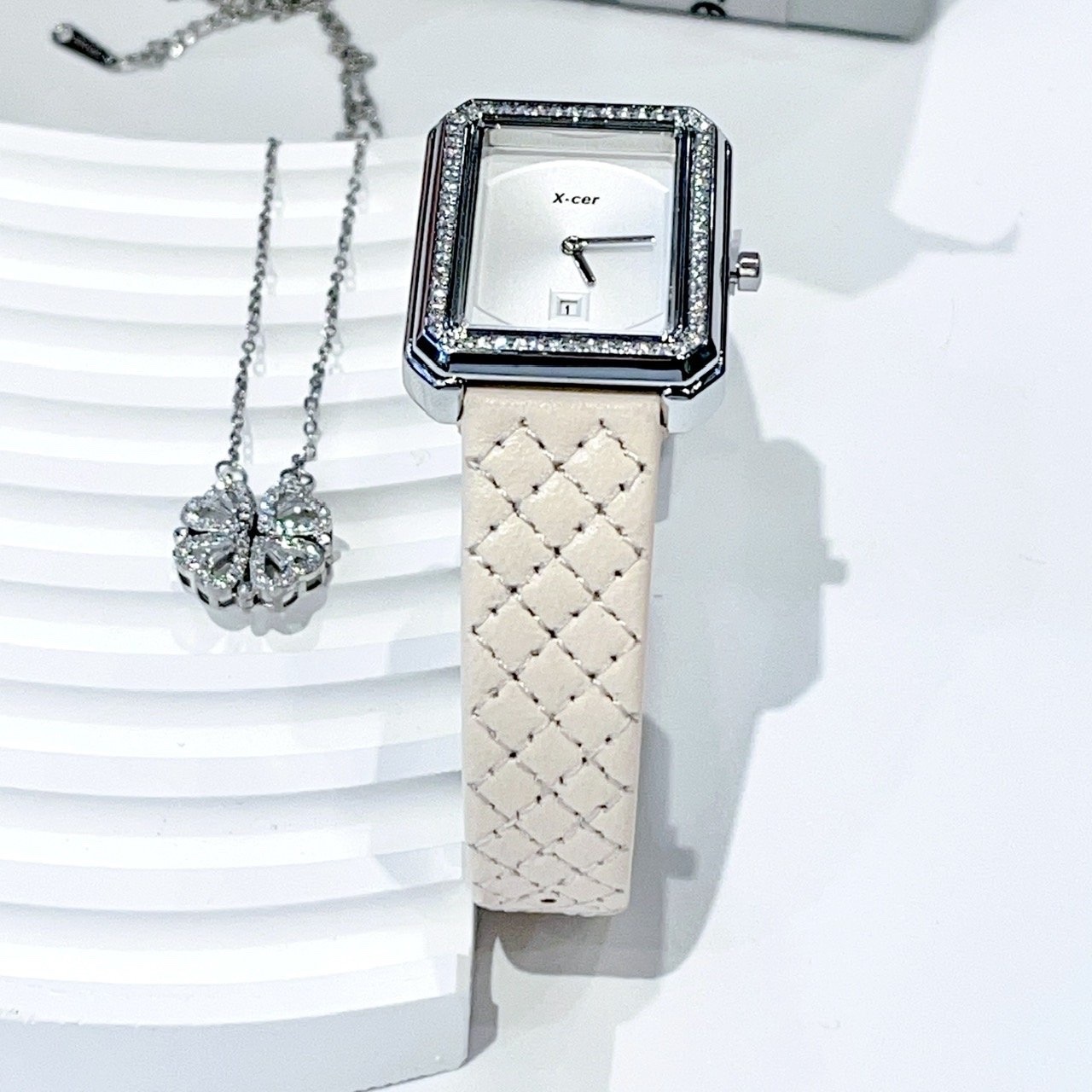 Đồng Hồ Xcer Mặt Vuông |Nữ Giới |Nạm Đá |Silver |Dây Da Trám Kem |Máy Pin (Quartz) |Size 28mm |donghogiatot.vn