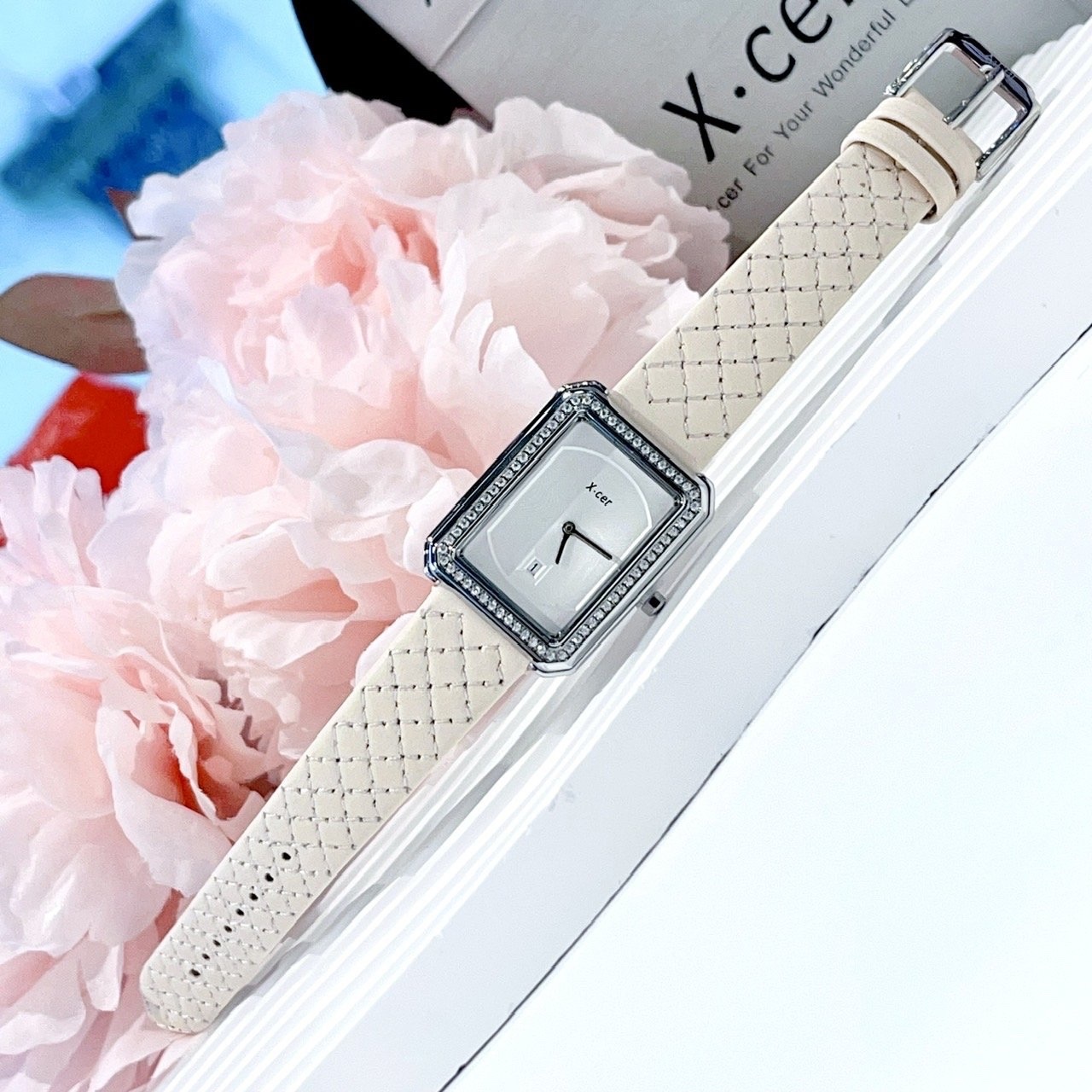 Đồng Hồ Xcer Mặt Vuông |Nữ Giới |Nạm Đá |Silver |Dây Da Trám Kem |Máy Pin (Quartz) |Size 28mm |donghogiatot.vn