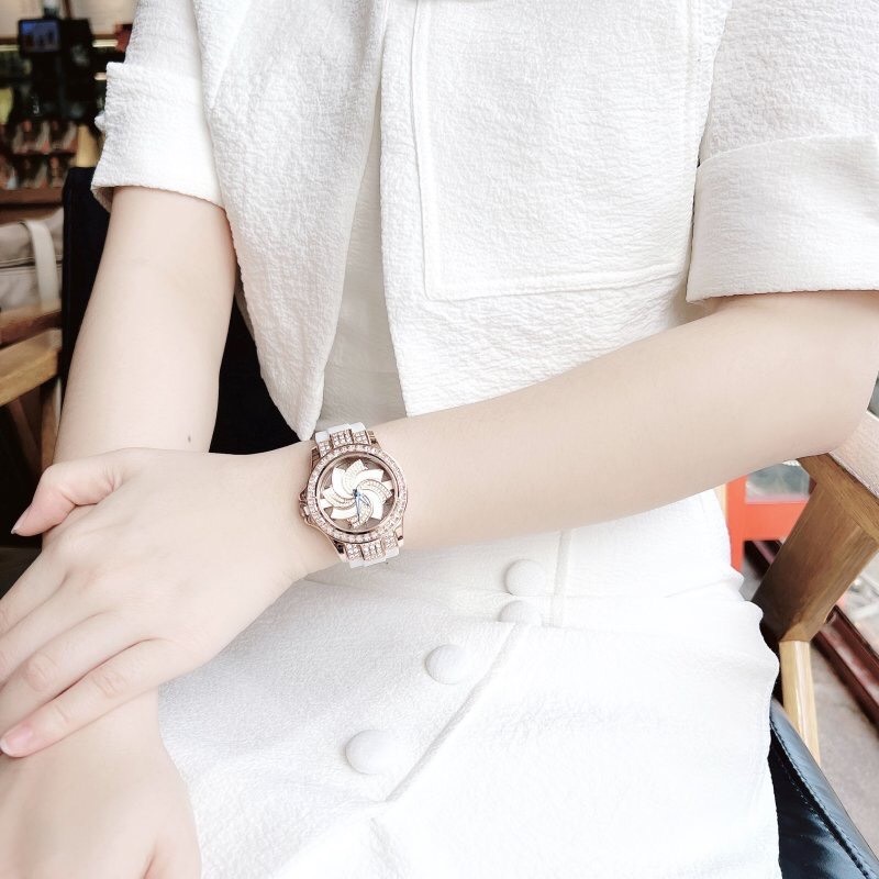 Đồng Hồ Xcer Mặt Xoay |Nữ Giới |Đính Đá |Rose Gold |Dây Cao Su Trắng |Máy Pin (Quartz) |Size 38mm |donghogiatot.vn