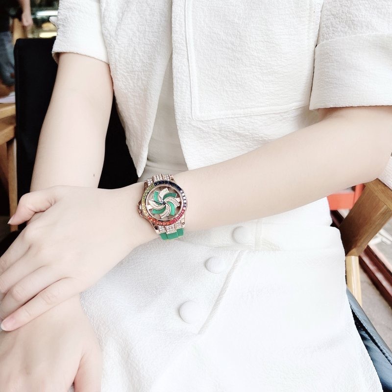 Đồng Hồ Xcer Mặt Xoay |Nữ Giới |Đính Đá |Rose Gold |Dây Cao Su Xanh Lá |Máy Pin (Quartz) |Size 38mm |donghogiatot.vn