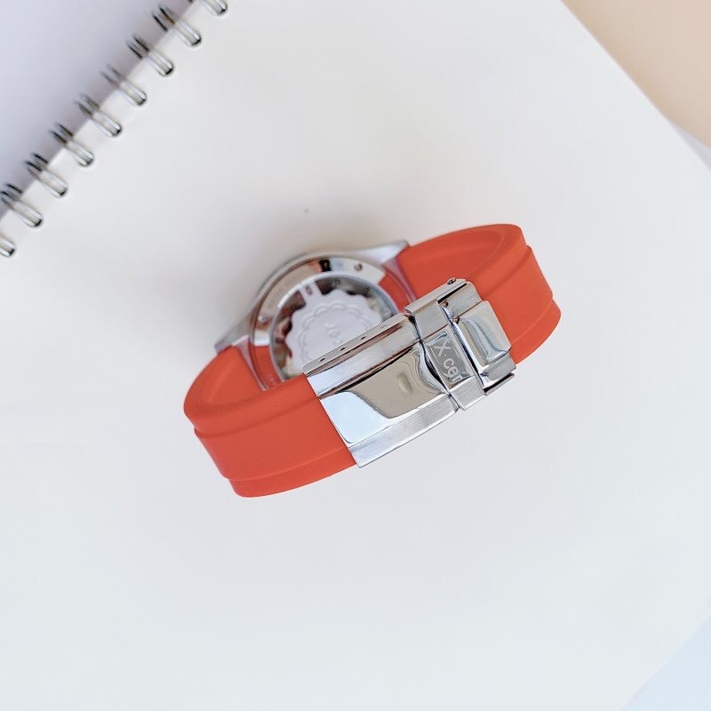 Đồng Hồ Xcer Mặt Xoay |Nữ Giới |Đính Đá |Silver |Dây Cao Su Đỏ |Máy Pin (Quartz) |Size 38mm |donghogiatot.vn