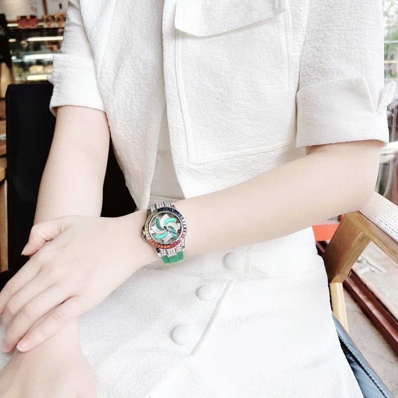 Đồng Hồ Xcer Mặt Xoay |Nữ Giới |Đính Đá |Silver |Dây Cao Su Xanh Lá |Máy Pin (Quartz) |Size 38mm |donghogiatot.vn