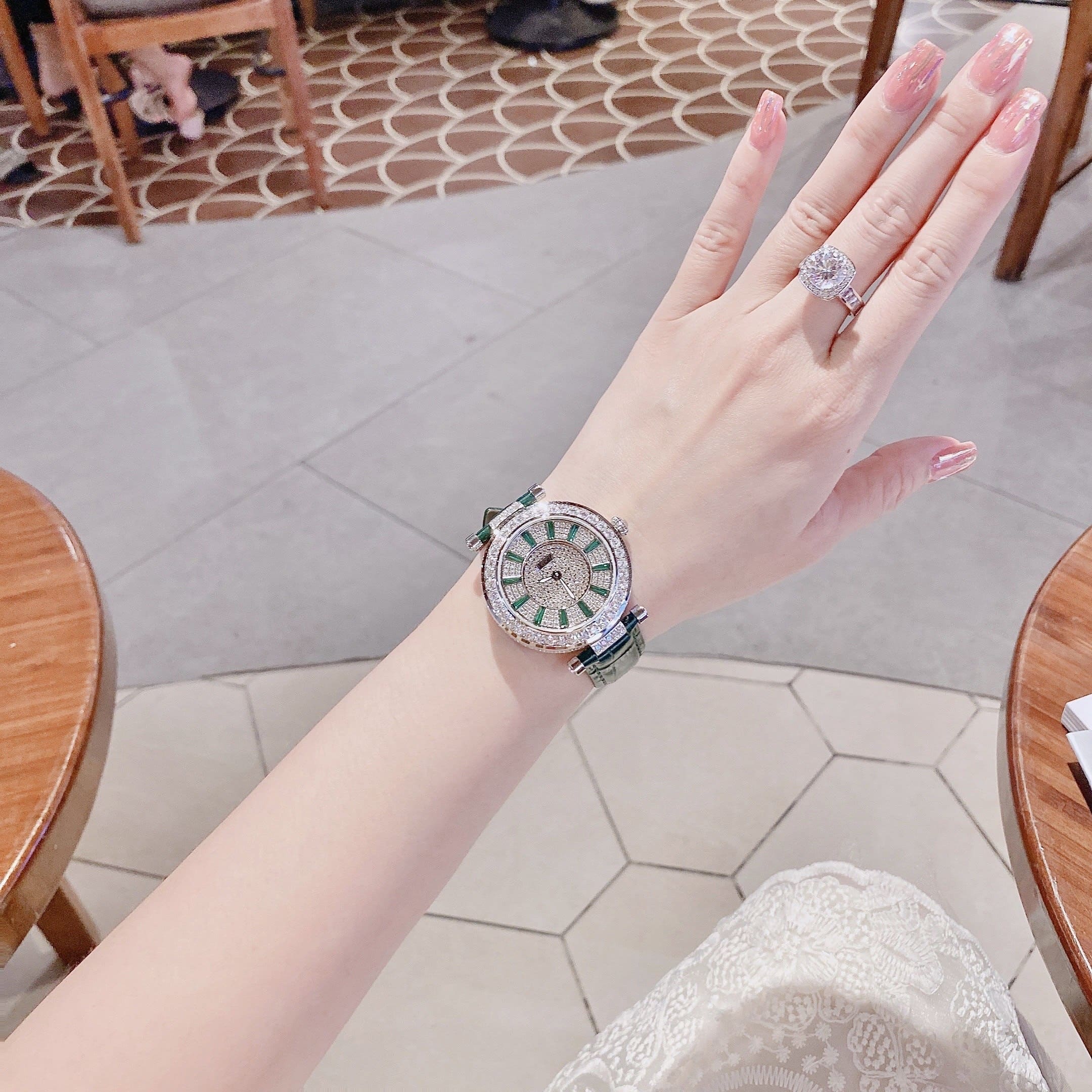 Đồng Hồ Xcer Ông Mặt Trời |Nữ Giới |Đính Full Đá |Silver |Dây Da Xanh Lá |Máy Pin (Quartz) |Size 38mm |donghogiatot.vn