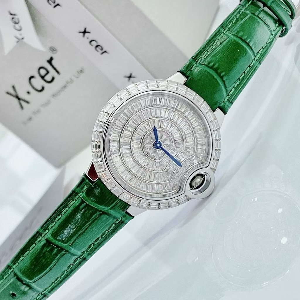 Đồng Hồ Xcer Tựa Cartier |Nữ Giới |Mặt Tròn |Đính Đá |Silver |Dây Da Xanh Lá |Máy Pin (Quartz) |Size 36mm |donghogiatot.vn