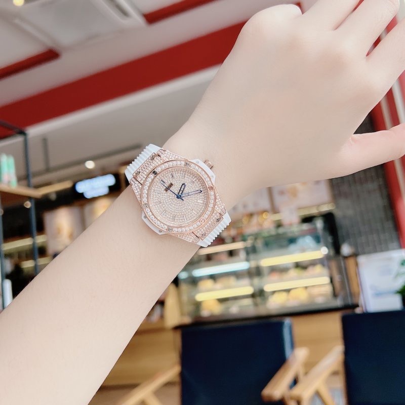 Đồng Hồ Xcer Tựa Hublot |Nữ Giới |Full Đá Rose Gold |Dây Cao Su Trắng |Máy Pin (Quartz) |Size 34mm |donghogiatot.vn
