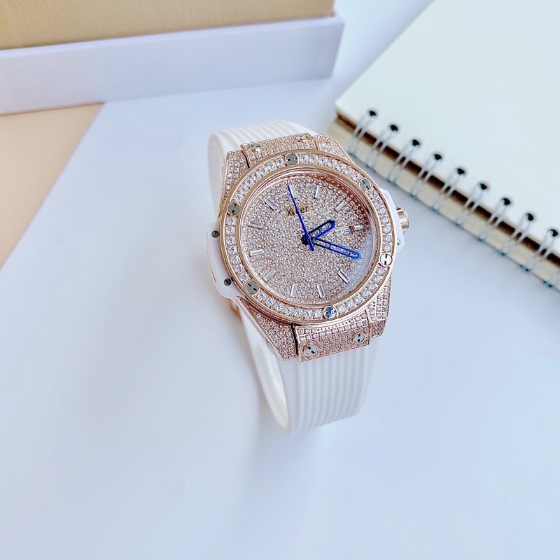 Đồng Hồ Xcer Tựa Hublot |Nữ Giới |Full Đá Rose Gold |Dây Cao Su Trắng |Máy Pin (Quartz) |Size 34mm |donghogiatot.vn
