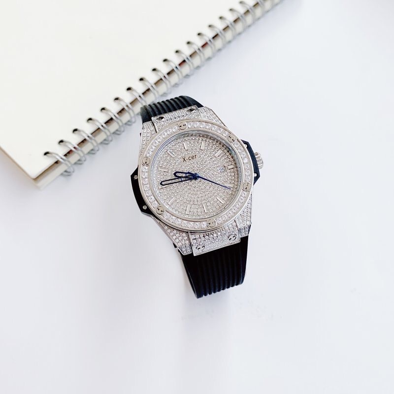 Đồng Hồ Xcer Tựa Hublot |Nữ Giới |Full Đá Silver |Dây Cao Su Đen |Máy Pin (Quartz) |Size 34mm |donghogiatot.vn