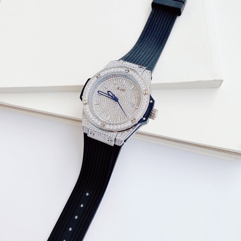 Đồng Hồ Xcer Tựa Hublot |Nữ Giới |Full Đá Silver |Dây Cao Su Đen |Máy Pin (Quartz) |Size 34mm |donghogiatot.vn