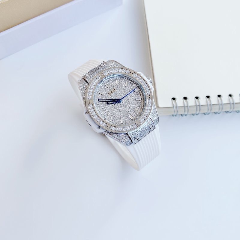 Đồng Hồ Xcer Tựa Hublot |Nữ Giới |Full Đá Silver |Dây Cao Su Trắng |Máy Pin (Quartz) |Size 34mm |donghogiatot.vn