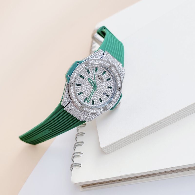 Đồng Hồ Xcer Tựa Hublot |Nữ Giới |Full Đá Silver |Dây Cao Su Xanh Lá |Máy Pin (Quartz) |Size 34mm |donghogiatot.vn