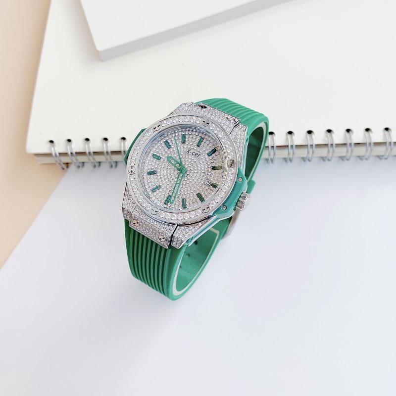 Đồng Hồ Xcer Tựa Hublot |Nữ Giới |Full Đá Silver |Dây Cao Su Xanh Lá |Máy Pin (Quartz) |Size 34mm |donghogiatot.vn