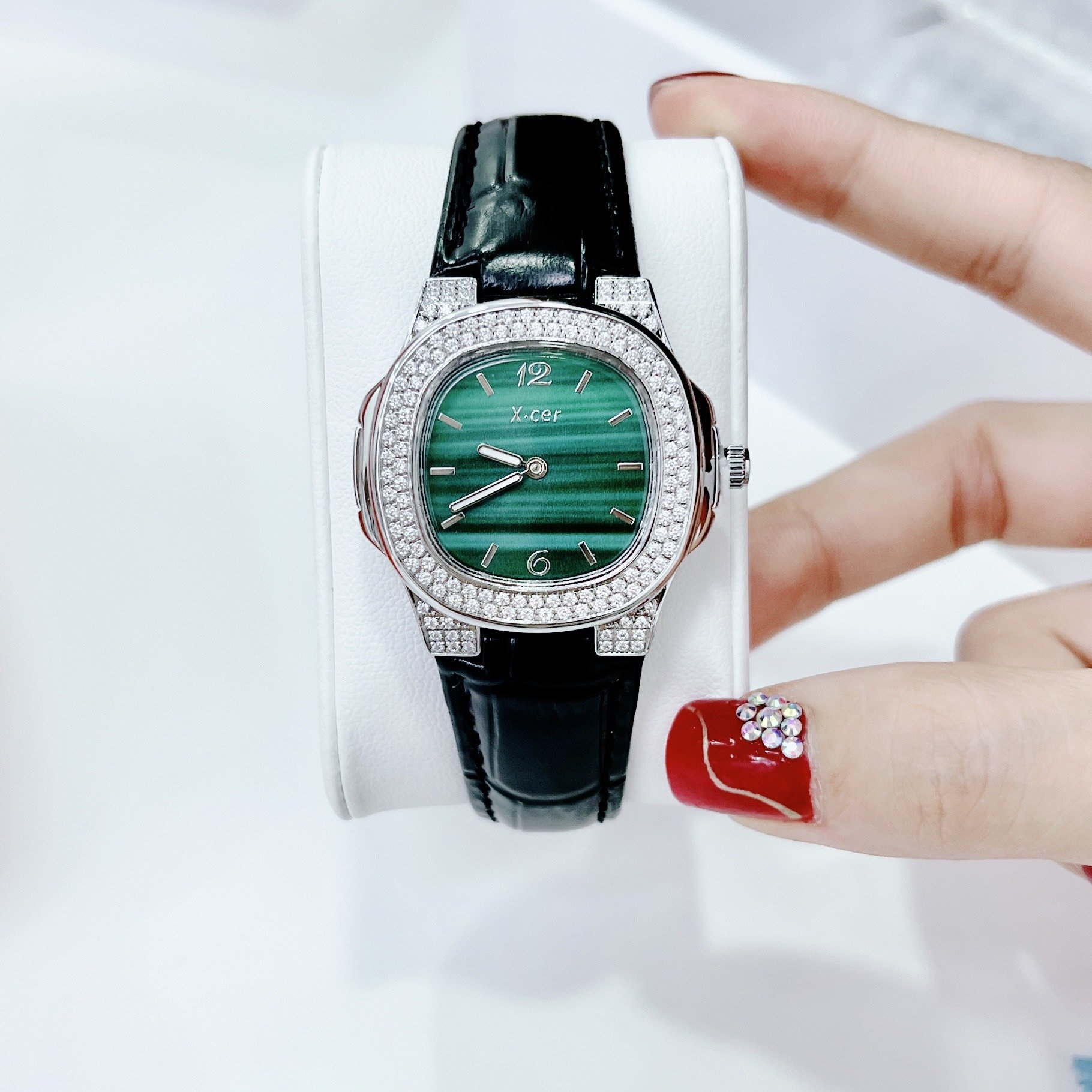 Đồng Hồ Xcer Tựa Patek Philippe |Nữ Giới |Mặt Vuông |Xanh Lá |Dây Da Đen |Máy Pin (Quartz) |Size 30mm |donghogiatot.vn