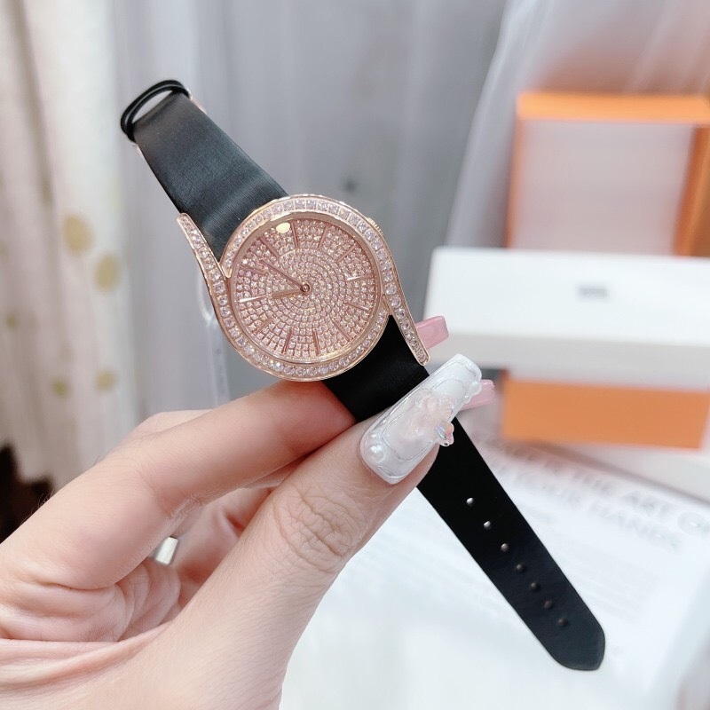 Đồng Hồ Xcer Tựa Piaget |Nữ Giới |Full Đá |Rose Gold |Dây Da Lụa Đen |Máy Pin (Quartz) |Size 32mm |donghogiatot.vn