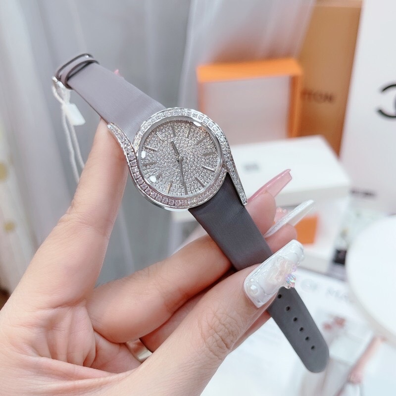 Đồng Hồ Xcer Tựa Piaget |Nữ Giới |Full Đá |Trắng Silver |Dây Da Xám |Máy Pin (Quartz) |Size 32mm |donghogiatot.vn