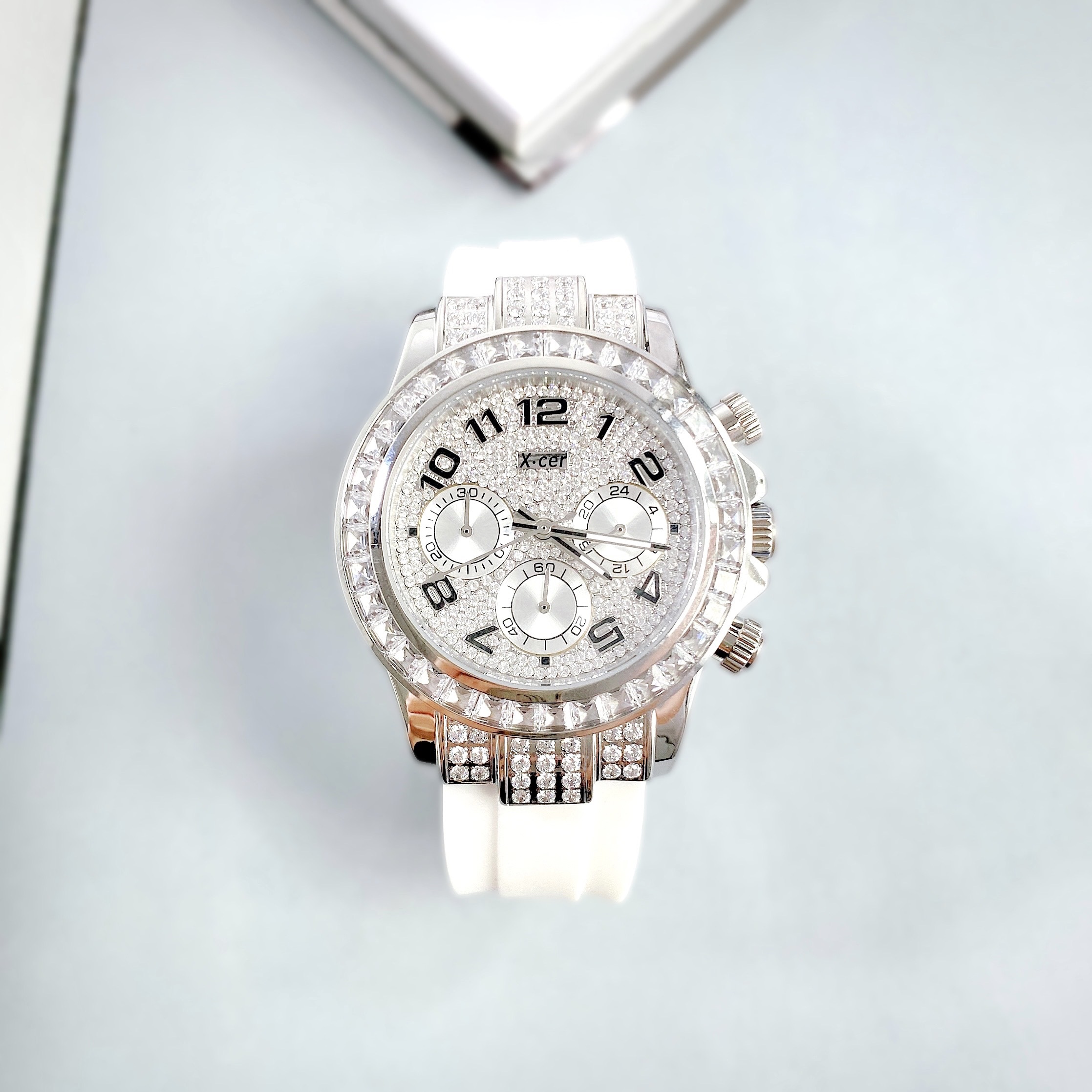 Đồng Hồ Xcer Tựa Rolex |Nữ Giới |Full Đá Silver |Dây Silicone Trắng |Máy Pin (Quartz) |Size 38mm |donghogiatot.vn