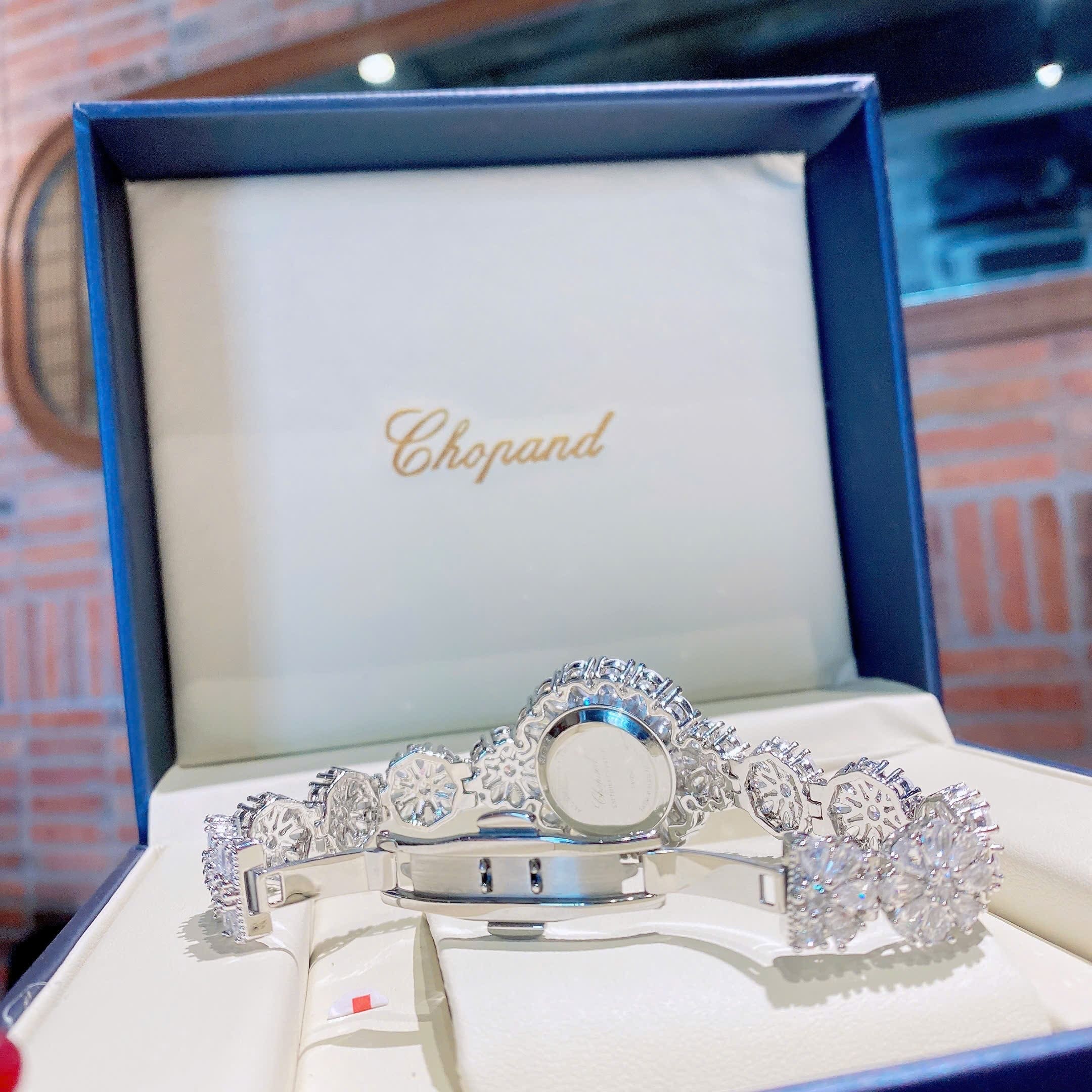 Đồng Hồ Chopard Mặt Full Đá Swaroski |Nữ Giới |Dây Đính Pha Lê Hoa Mai |Máy Pin (Quartz) |Size 34mm |donghogiatot.vn