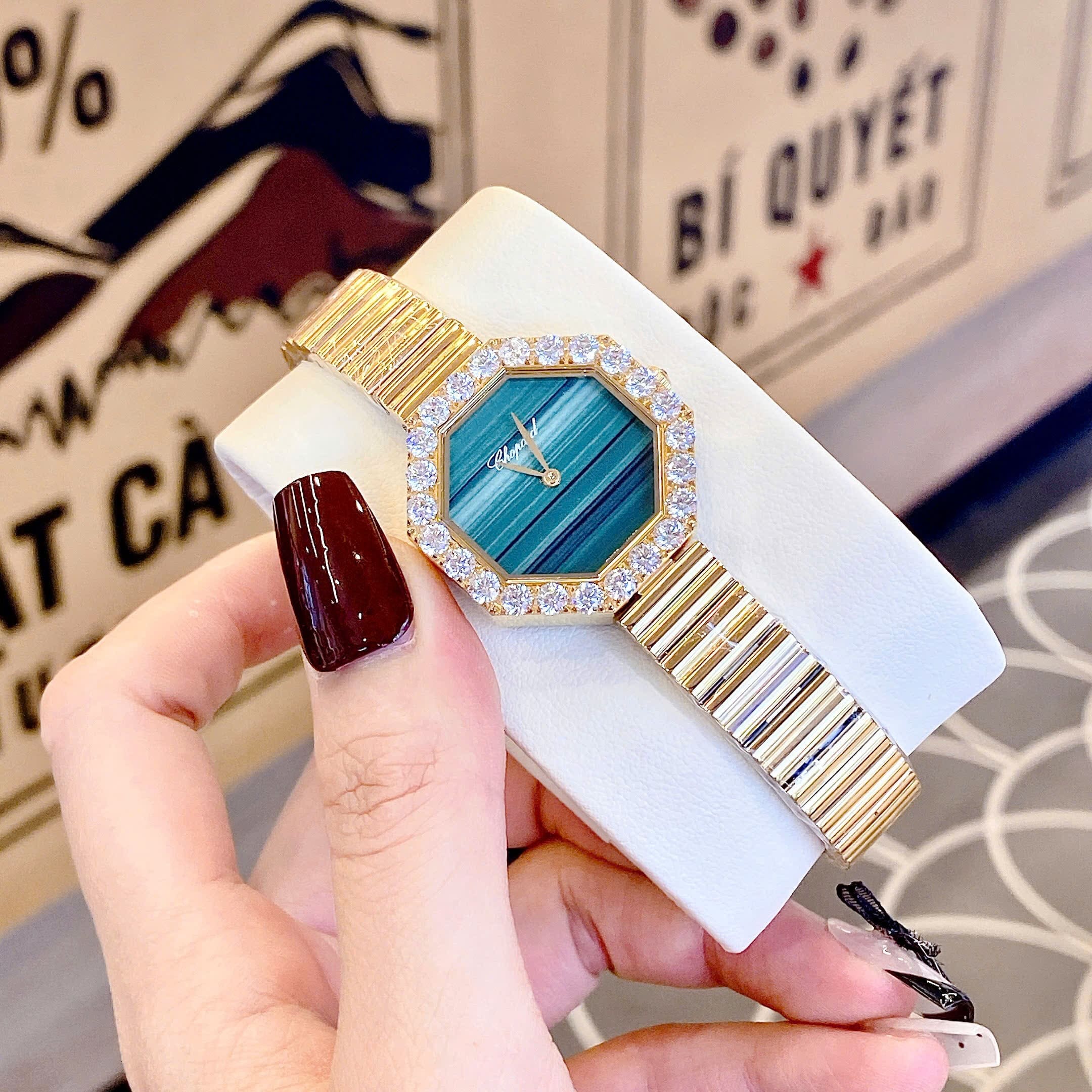 Đồng Hồ Chopard Mặt Xà Cừ |Nữ Giới |Xanh Rêu |Dây Kim Loại Vàng Gold |Máy Pin (Quartz) |Size 32mm |donghogiatot.vn