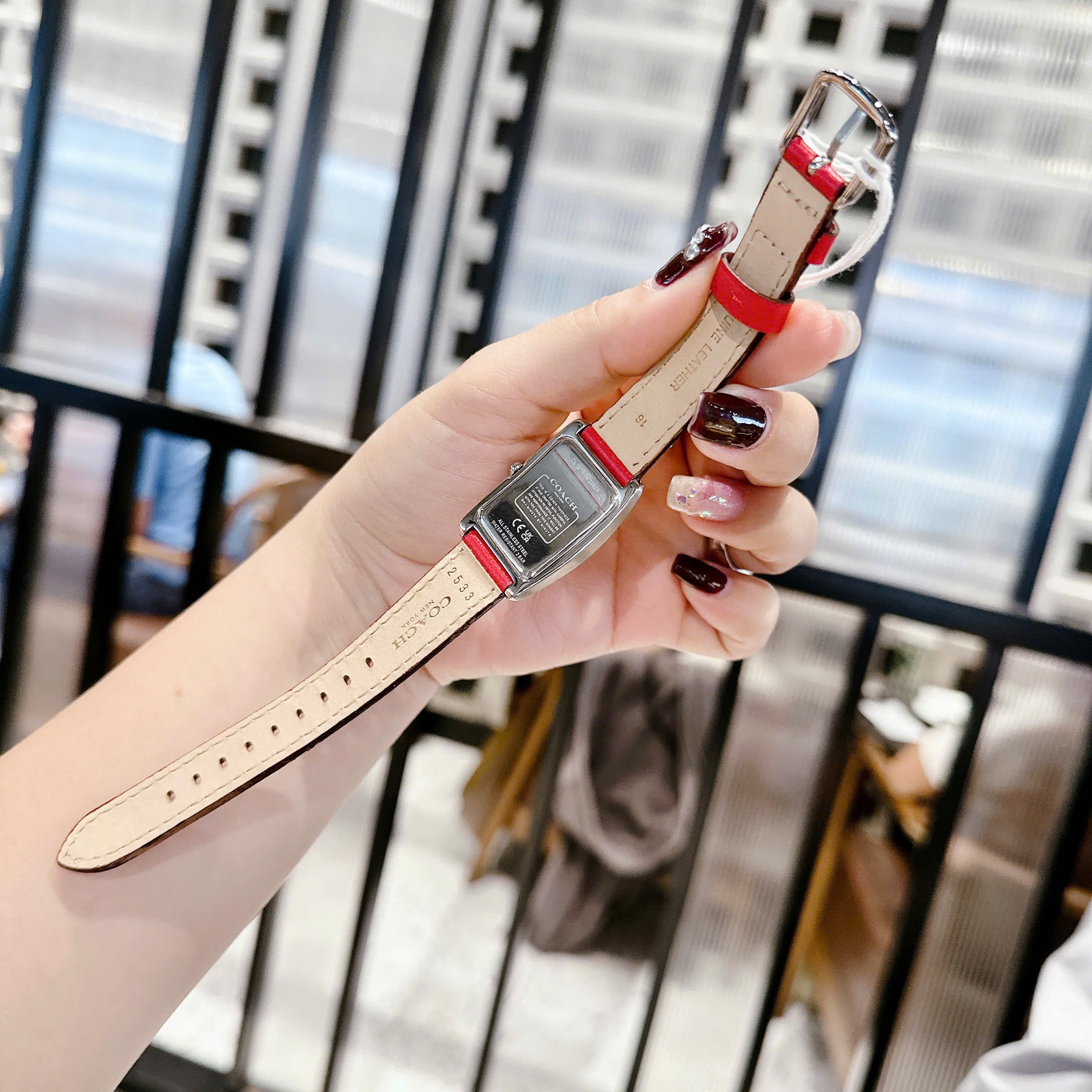 Đồng Hồ Coach Reese |Nữ Giới |Mặt Chữ Nhật |Silver |Dây Da Màu Đỏ |Máy Pin (Quartz) |Size 24x35mm |donghogiatot.vn