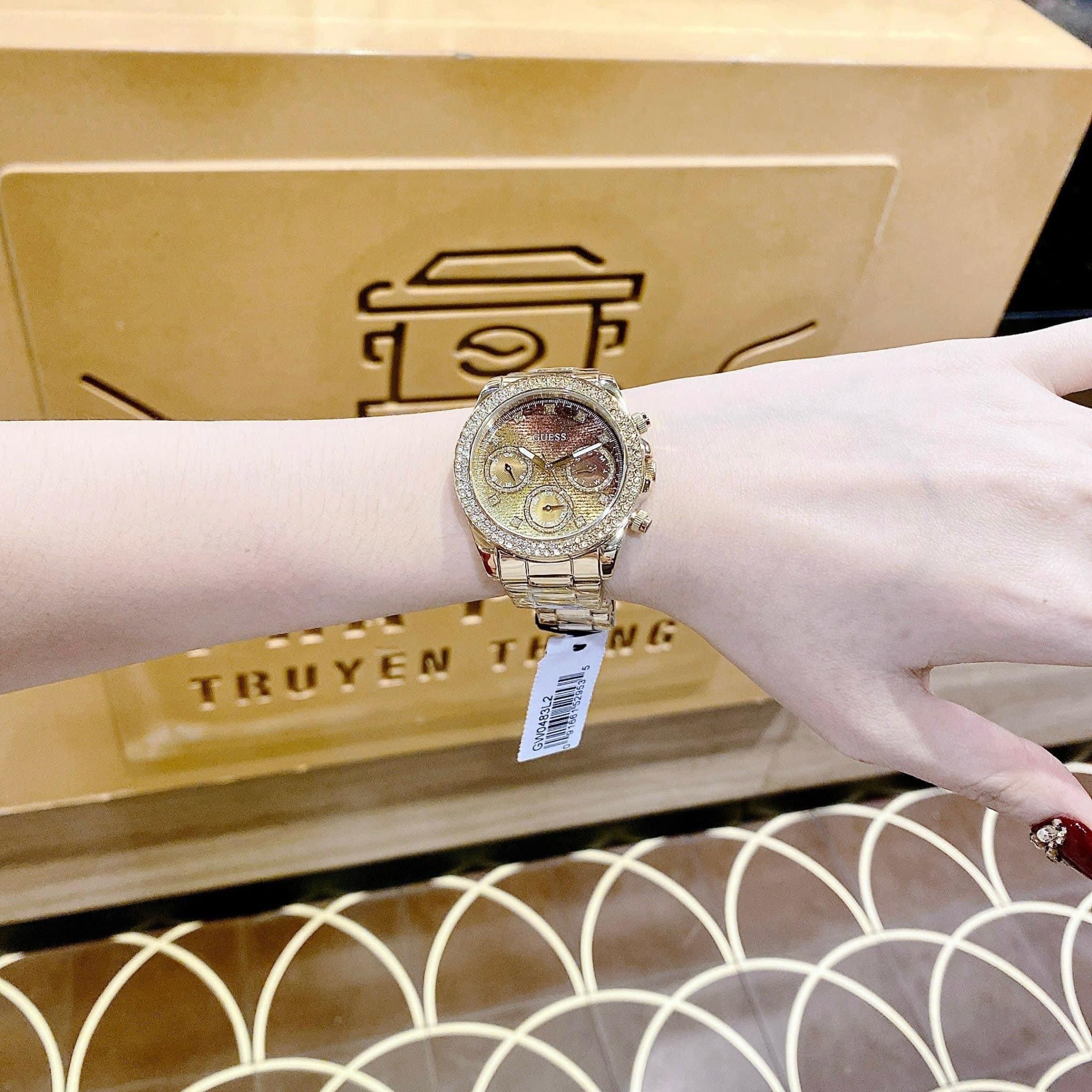Đồng Hồ Guess Sol |Nữ Giới |Mặt Đính Đá |Dây Kim Loại Vàng Gold |Máy Pin (Quartz) |Size 38mm |donghogiatot.vn