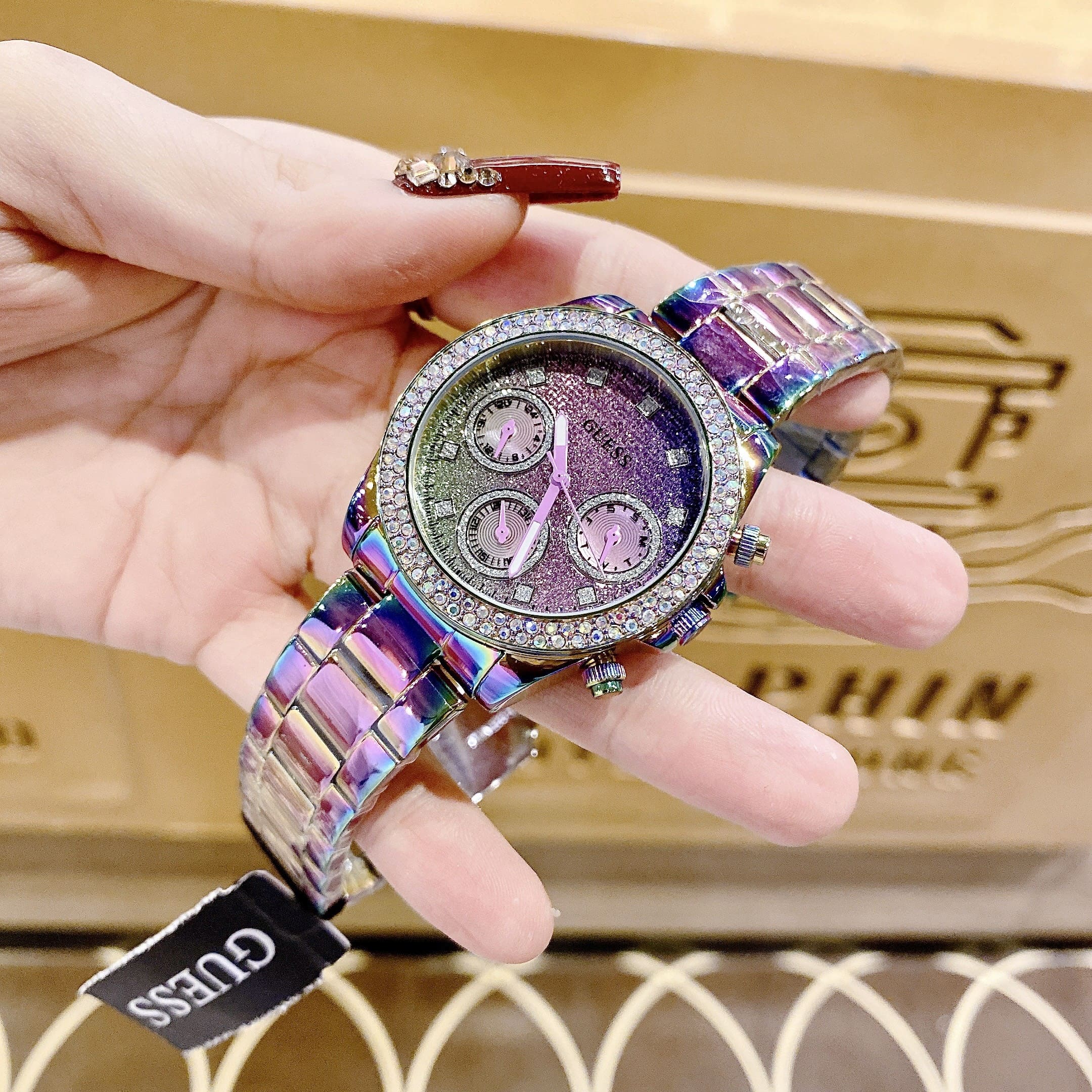 Đồng Hồ Guess Sol Iridescent |Nữ Giới |Mặt Đính Đá |Dây Kim Loại Tím |Máy Pin (Quartz) |Size 38mm |donghogiatot.vn