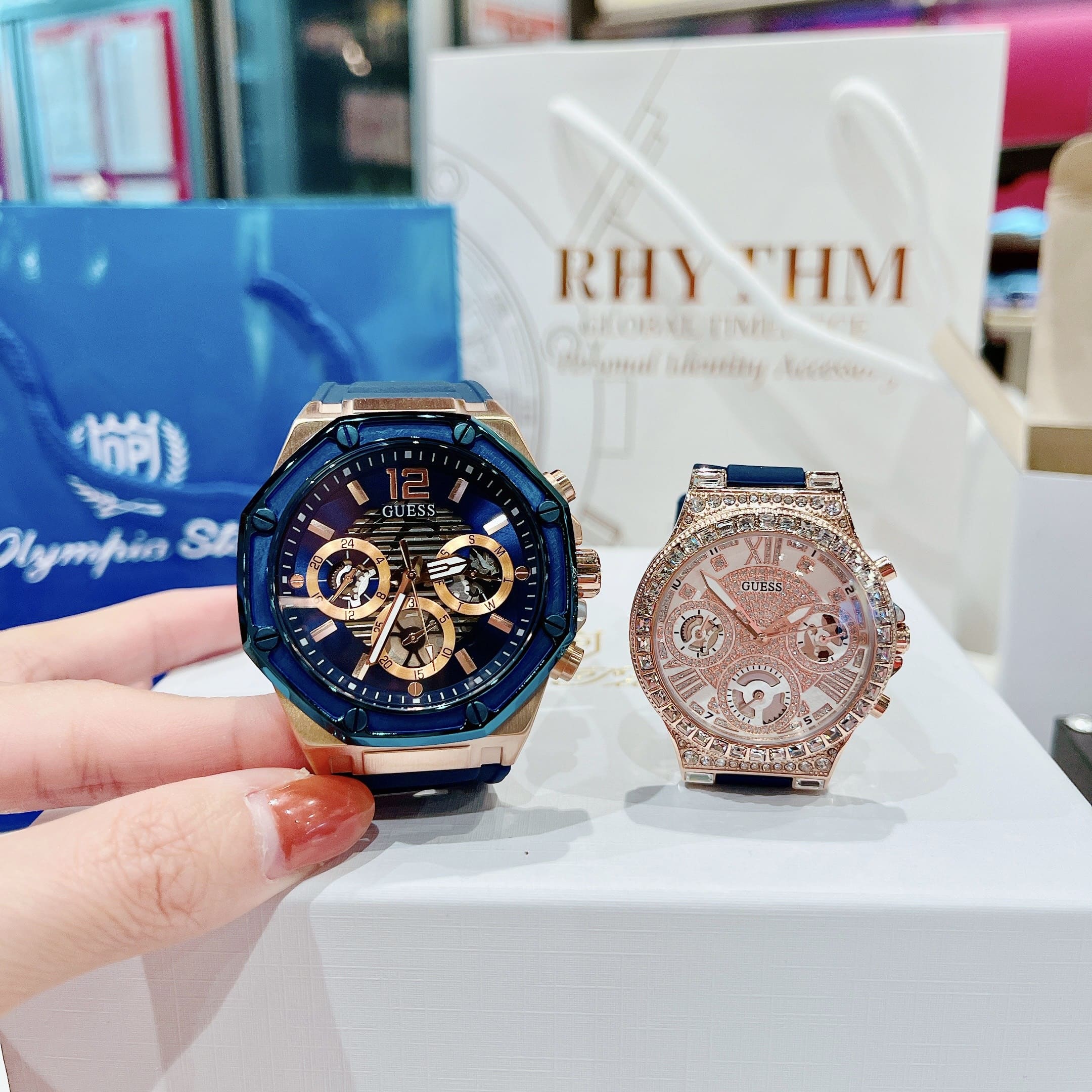 Đồng Hồ Guess Momentum |Cặp Đôi |Rose Gold |Chronograph |Dây Sillicone Xanh |Size 44x36mm |donghogiatot.vn